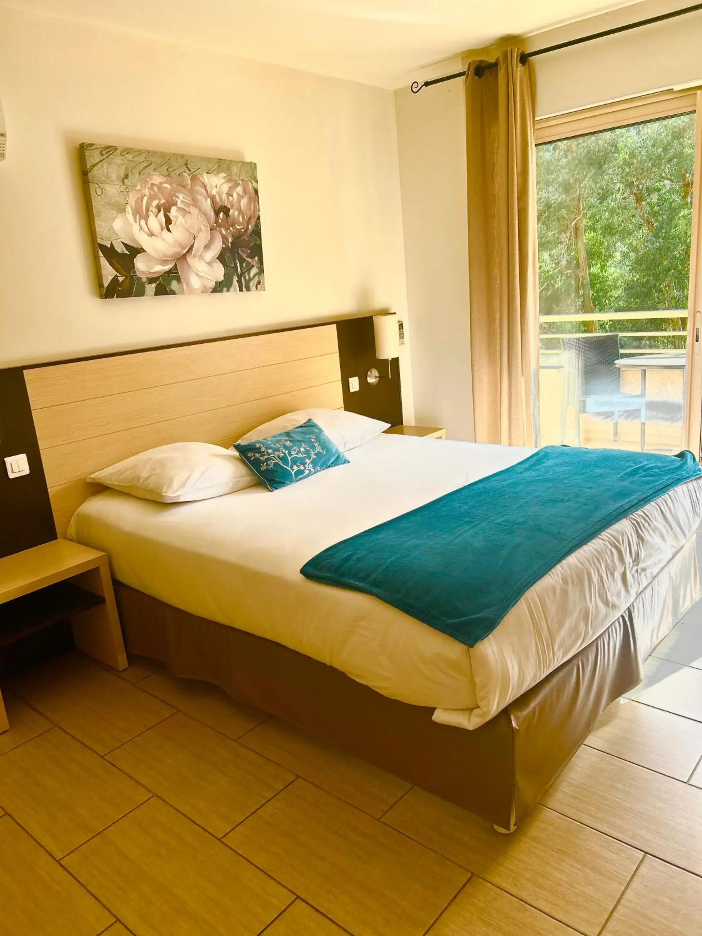 Double or Twin Room with Panoramic View in Hôtel et Résidence Costa Rossa Double or Twin Room with Panoramic View in Hôtel et Résidence Costa Rossa