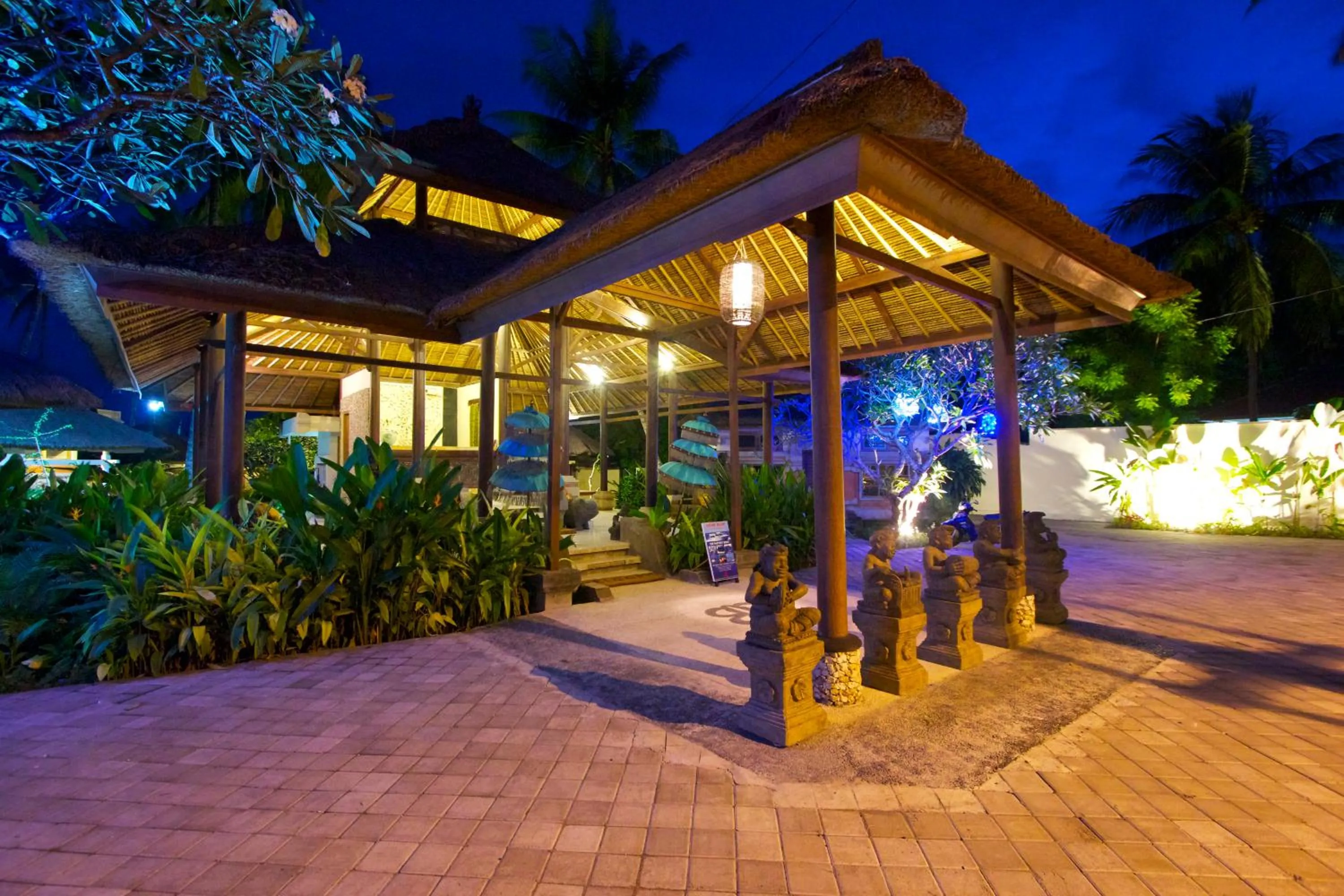 Facade/entrance in Bayshore Villa