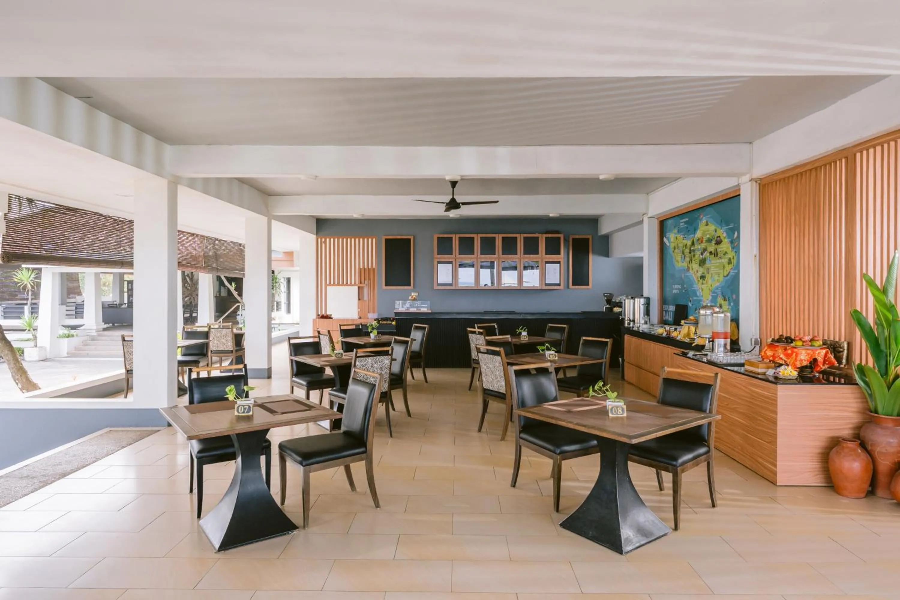 Restaurant/places to eat in Legong Keraton Beach Hotel