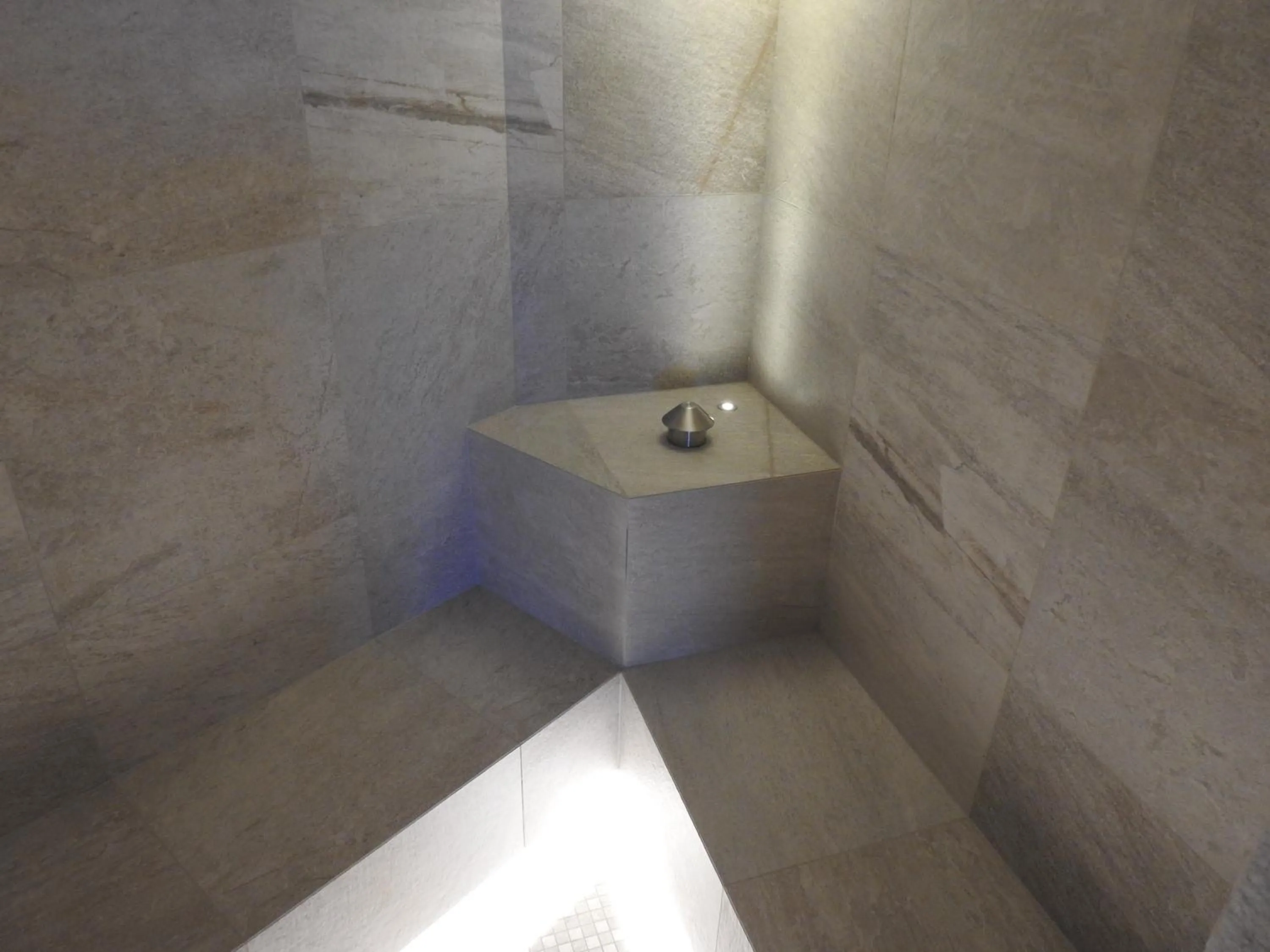 Steam room in Hotel Montana