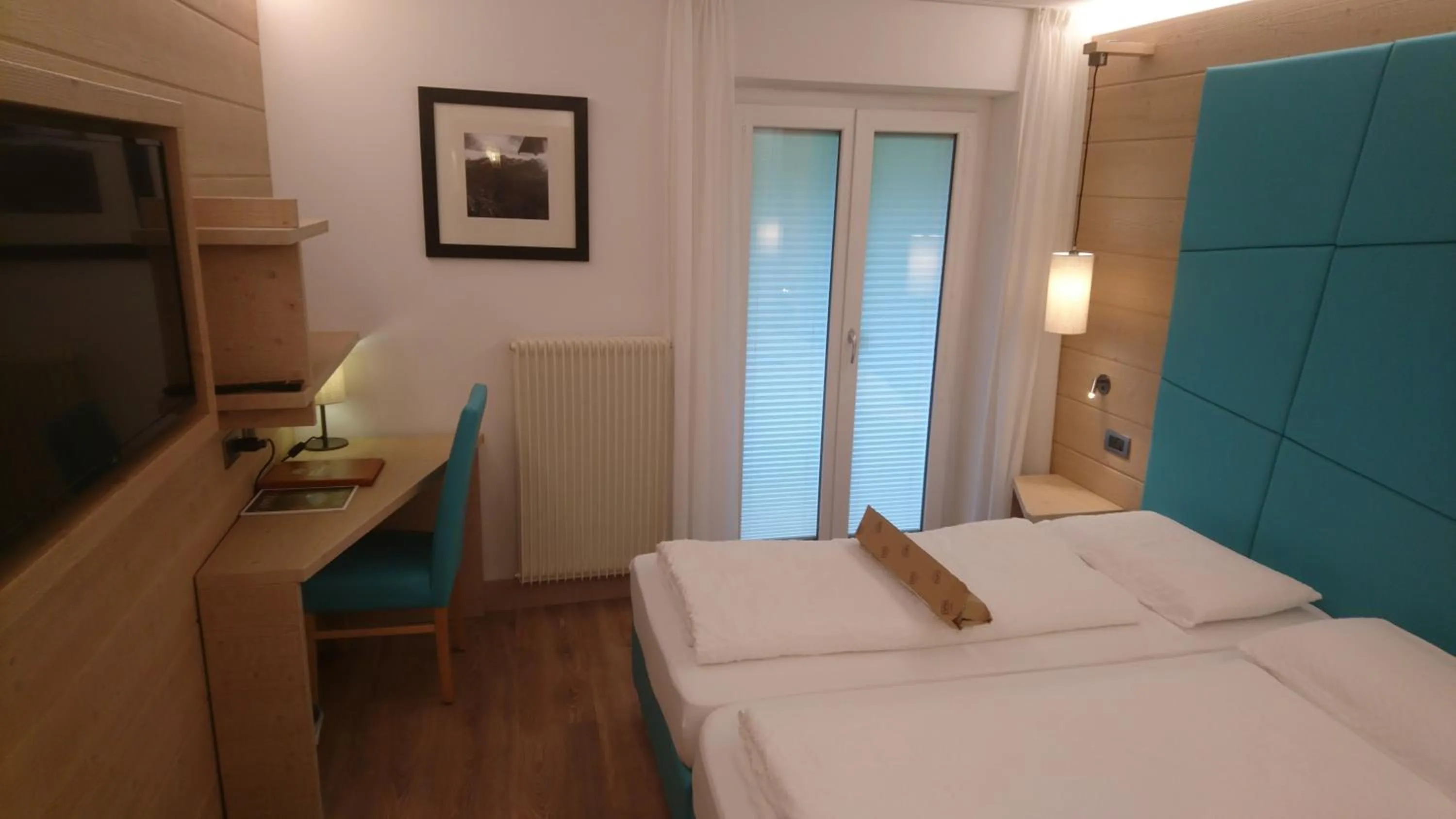 Bedroom, Bed in Hotel Montana