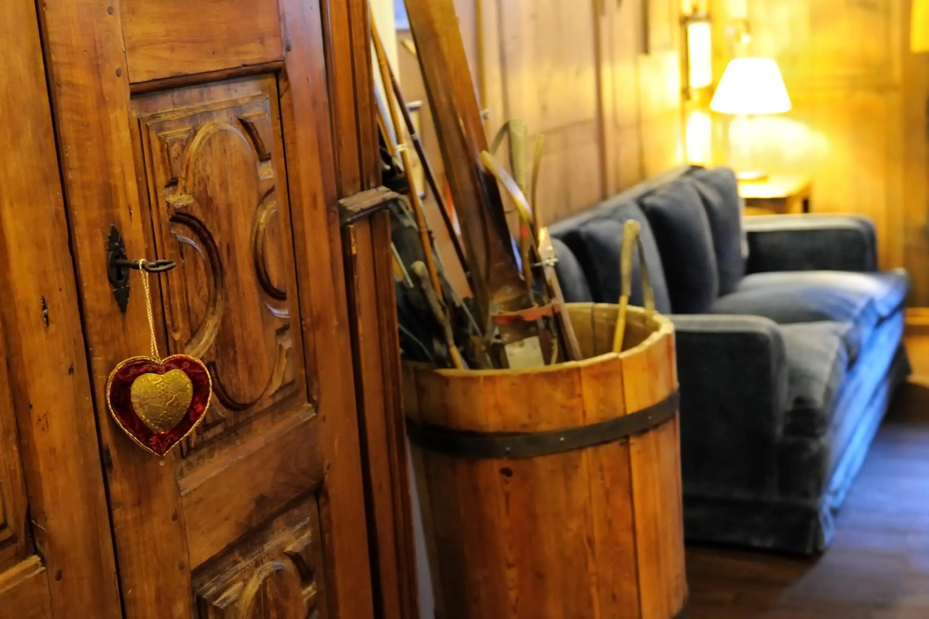 Library in Hotel Montana