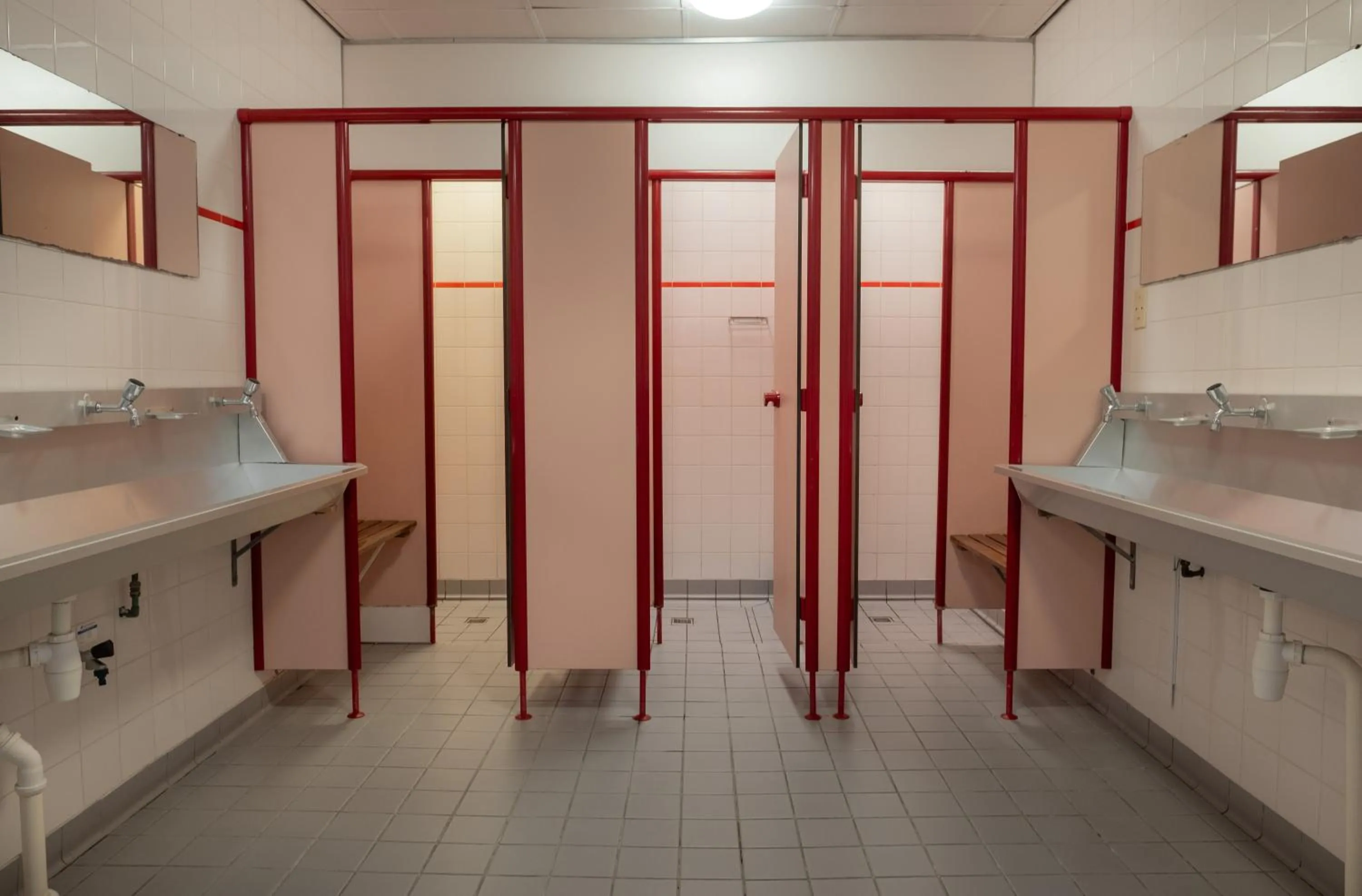 Shower in Simplon Hostel