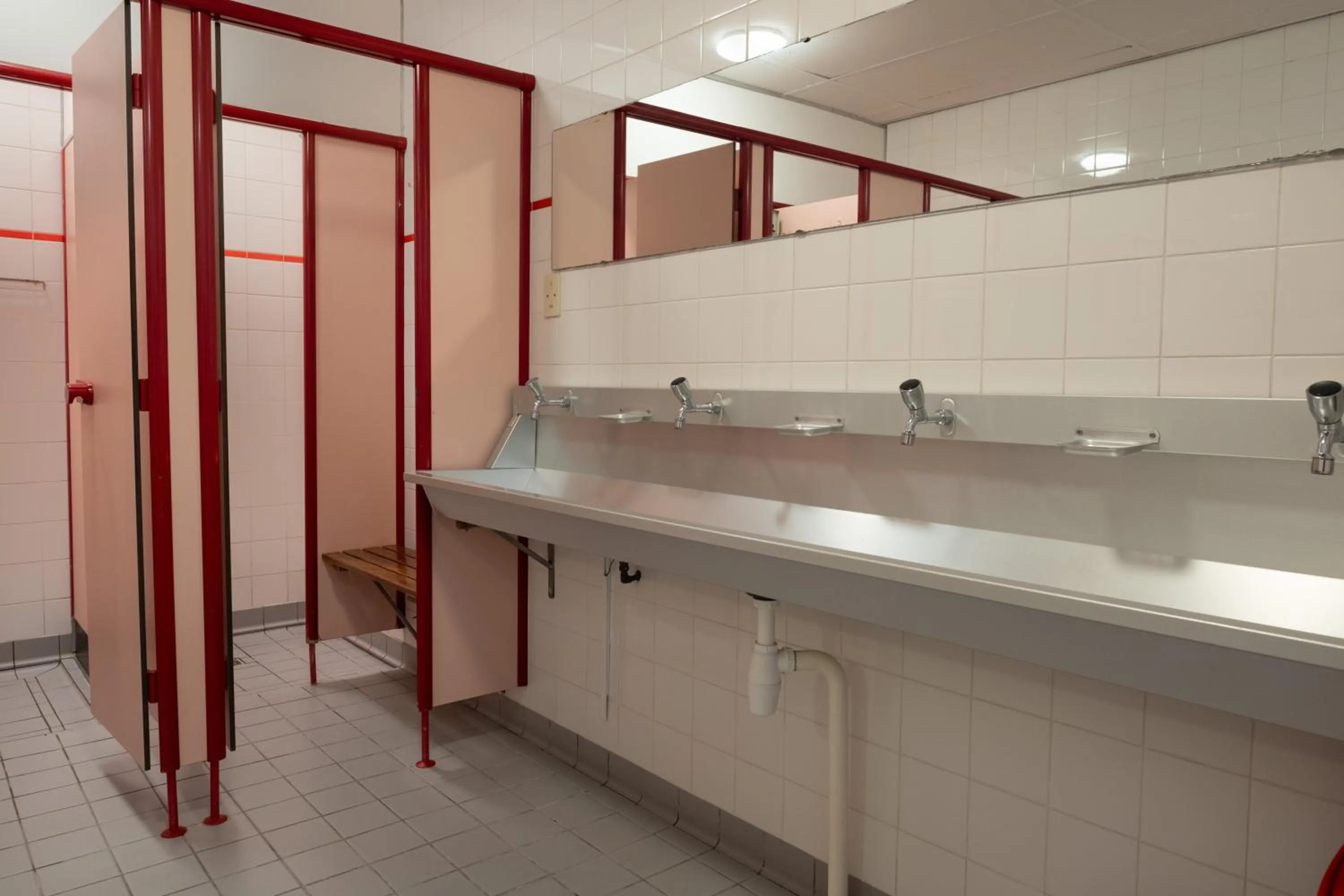 Shower in Simplon Hostel