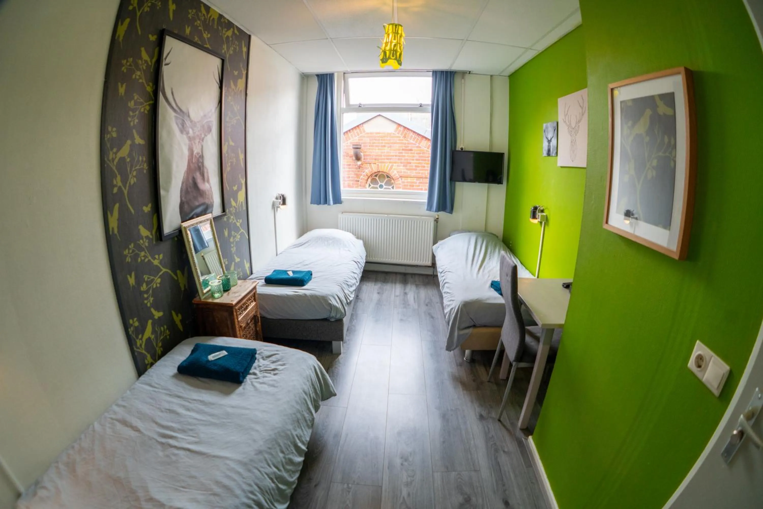 Photo of the whole room, Bed in Simplon Hostel
