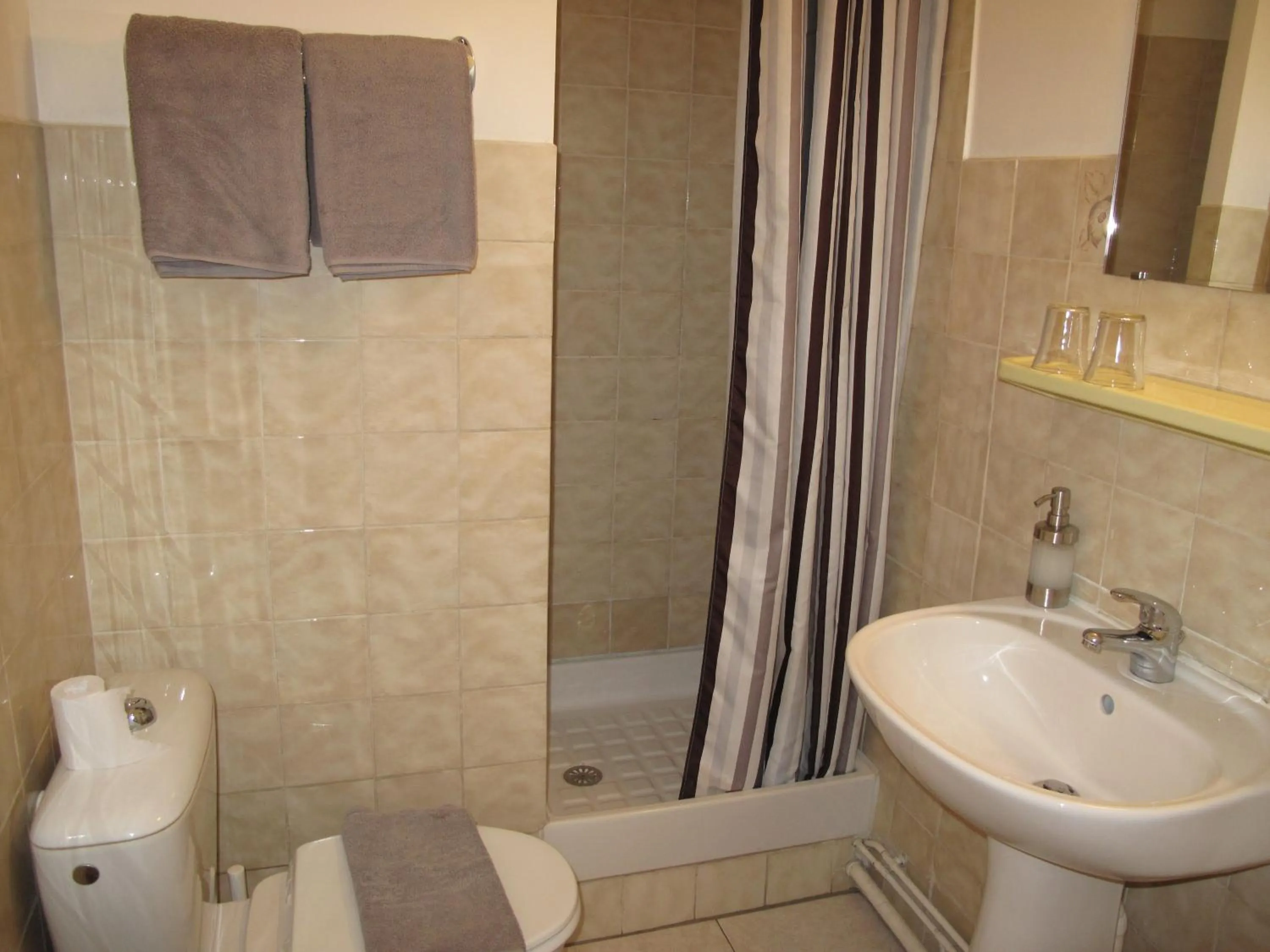 Bathroom in Nouvel Hotel