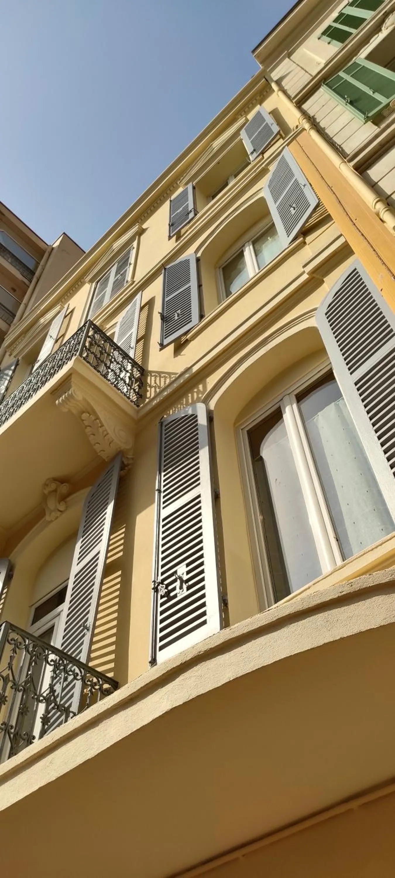 Property building in Nouvel Hotel