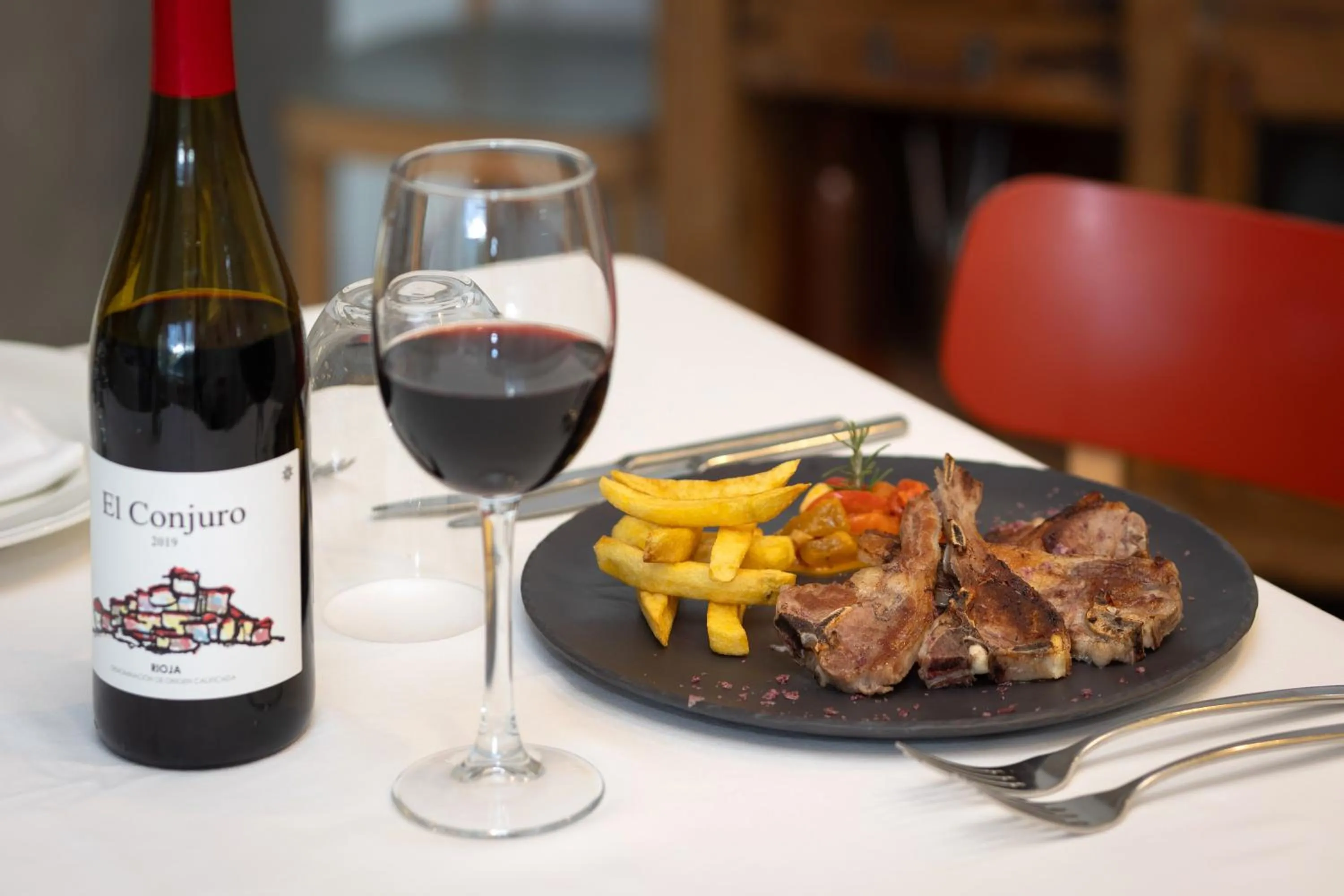 Food and drinks in Hotel-Bodega Finca de Los Arandinos