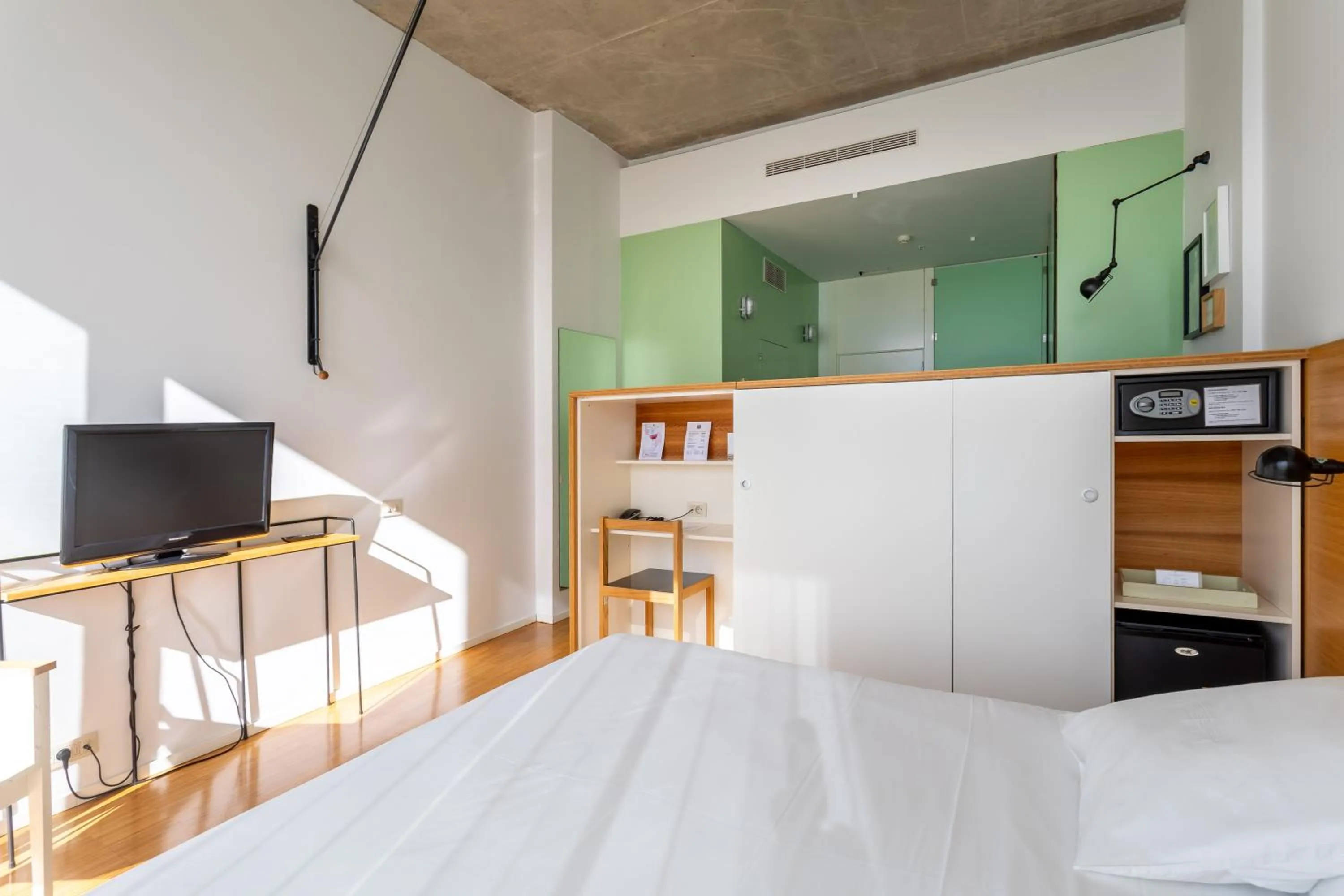 Bedroom, Bed in Hotel-Bodega Finca de Los Arandinos