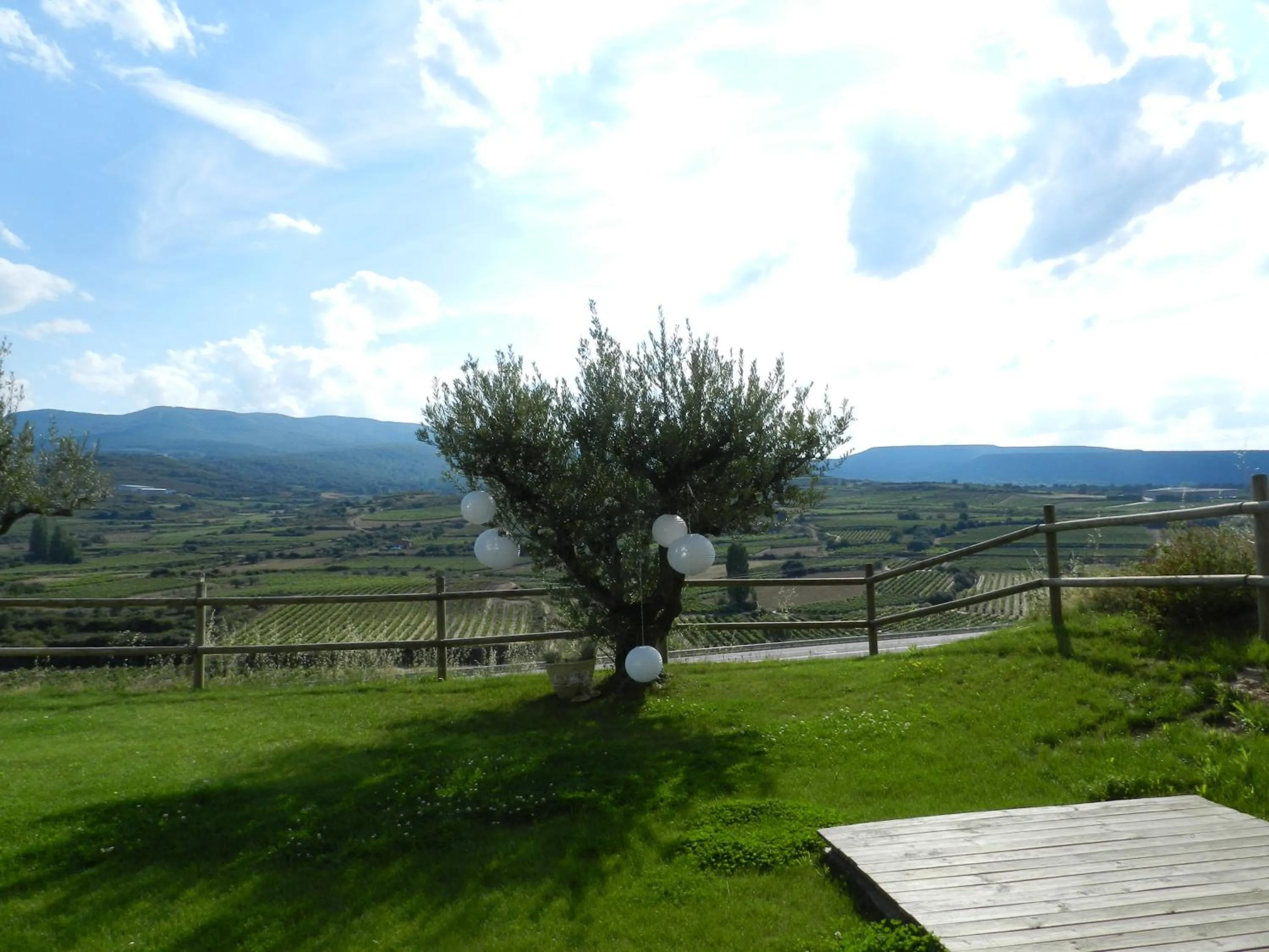 Garden in Hotel-Bodega Finca de Los Arandinos
