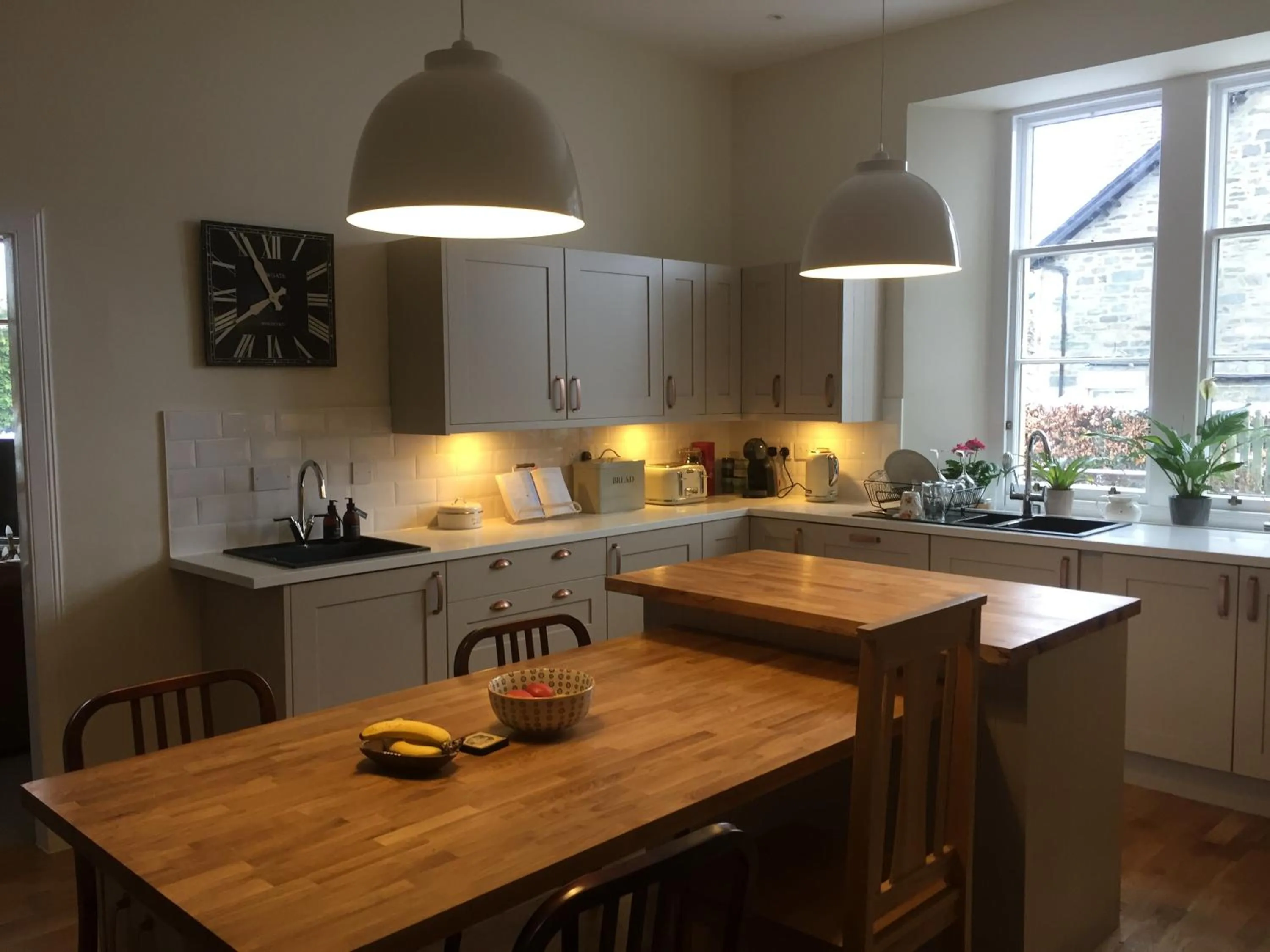 Kitchen or kitchenette in Fernbank House