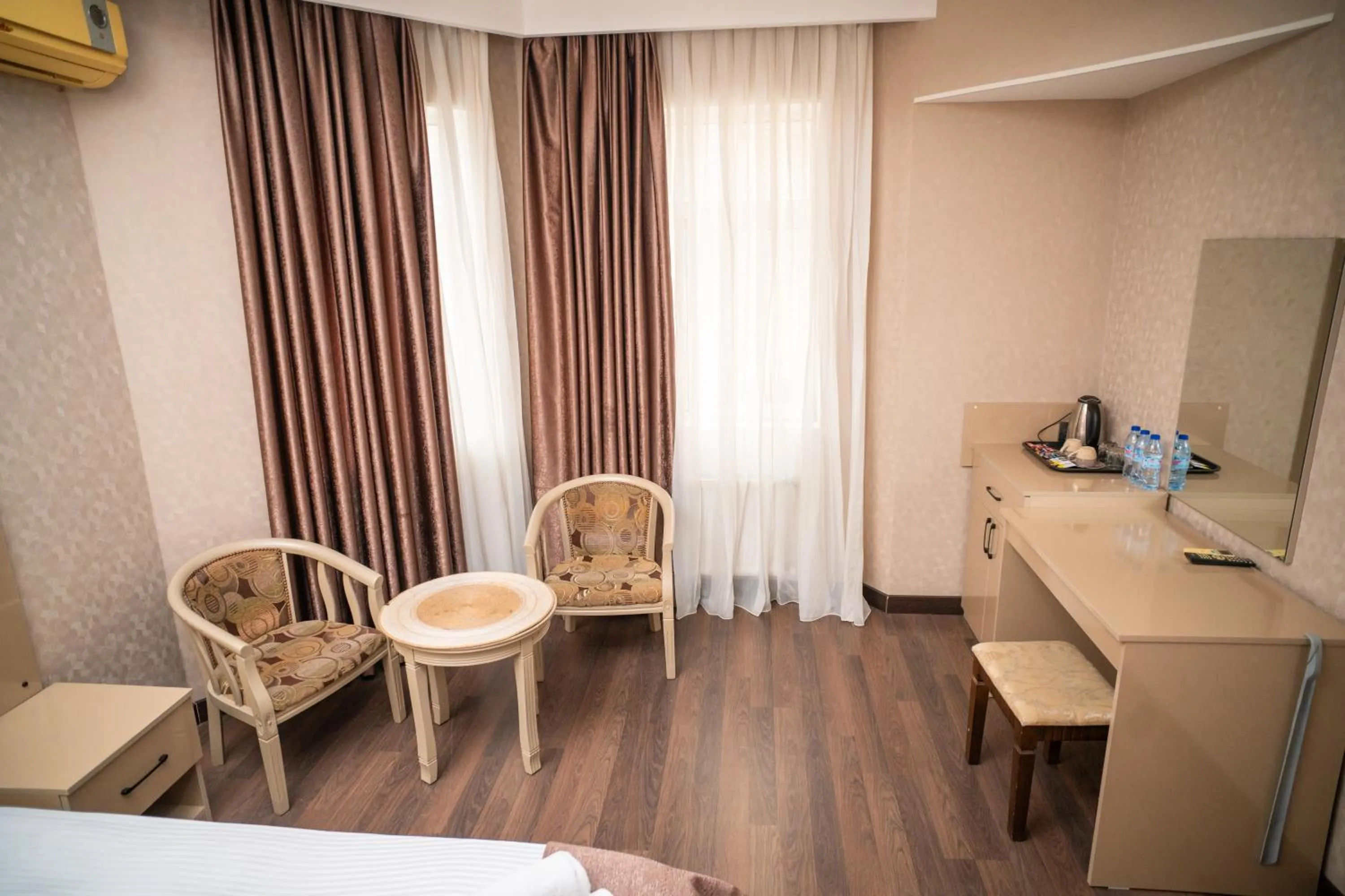 Seating area in Consul Hotel