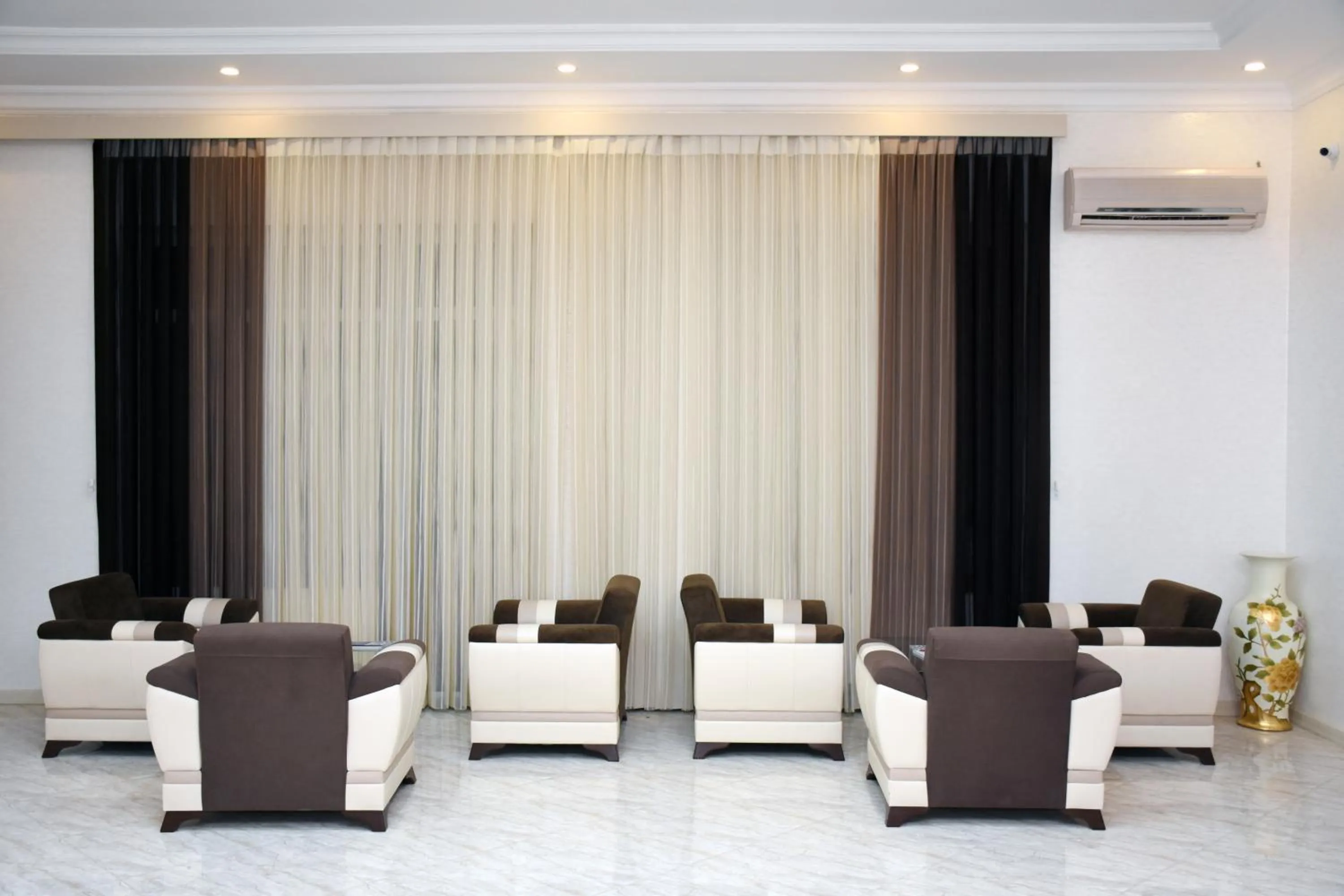 Lobby or reception in Consul Hotel