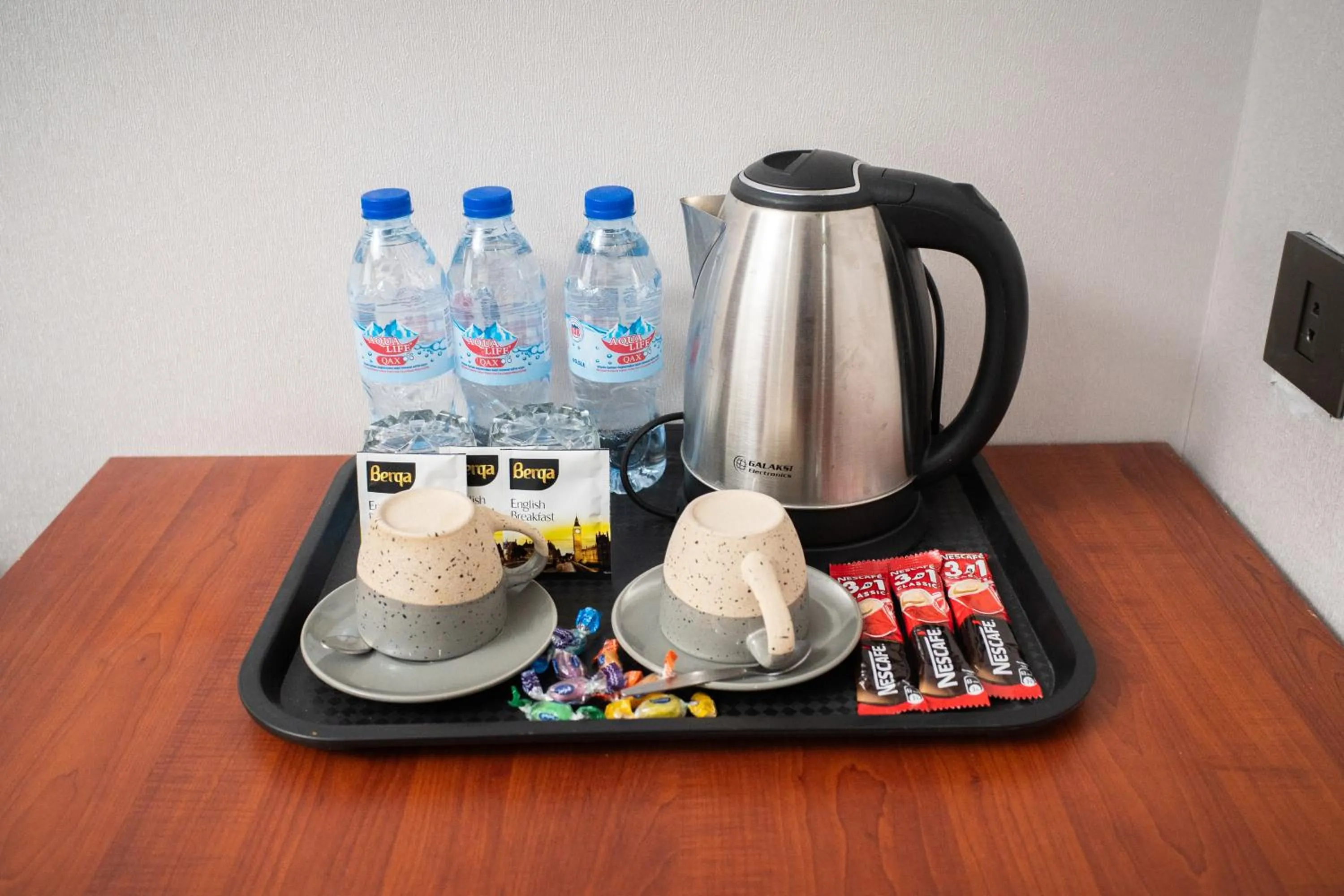 Coffee/tea facilities in Consul Hotel