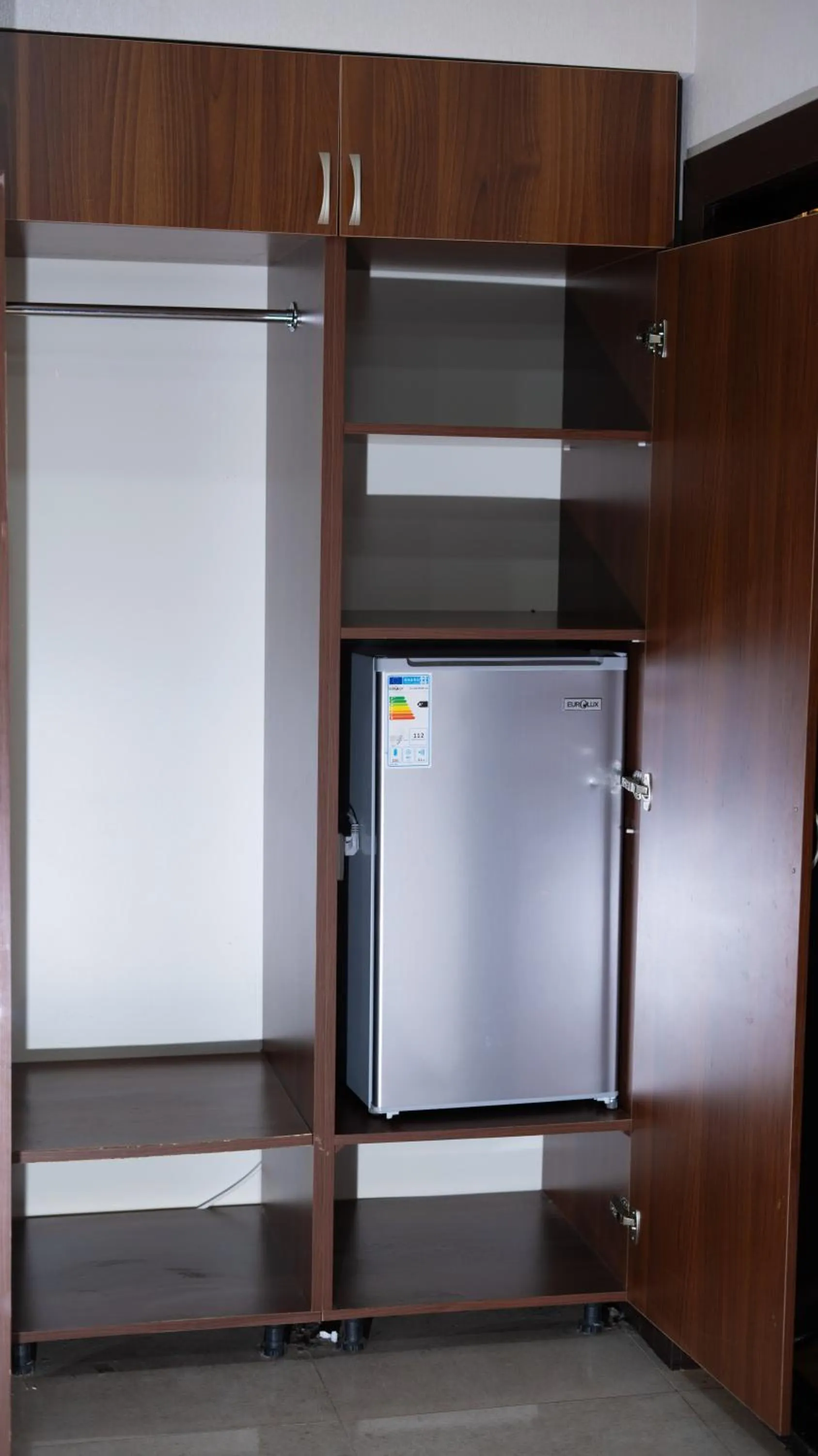 minibar in Consul Hotel