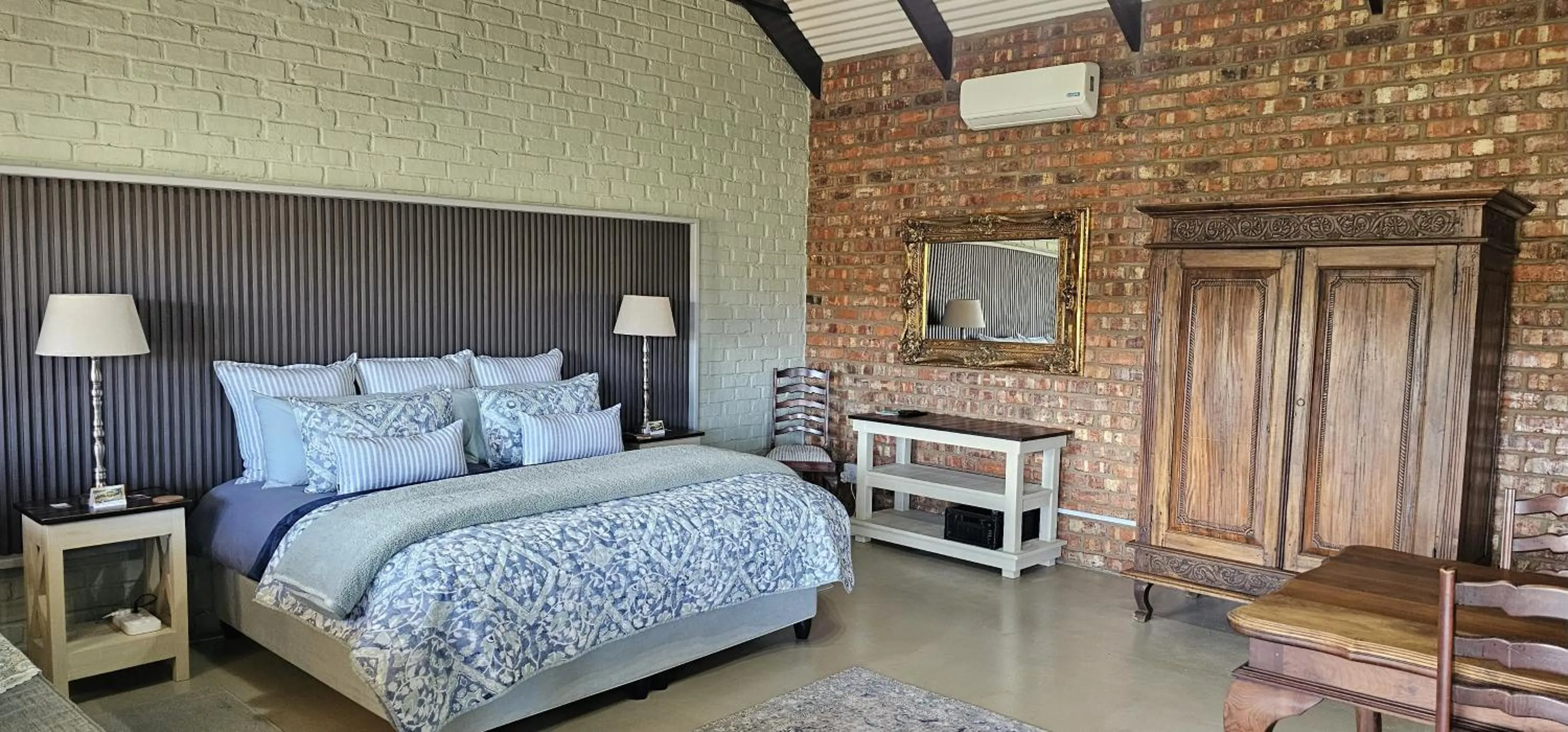 Bedroom, Bed in Valley Bushveld Country Lodge