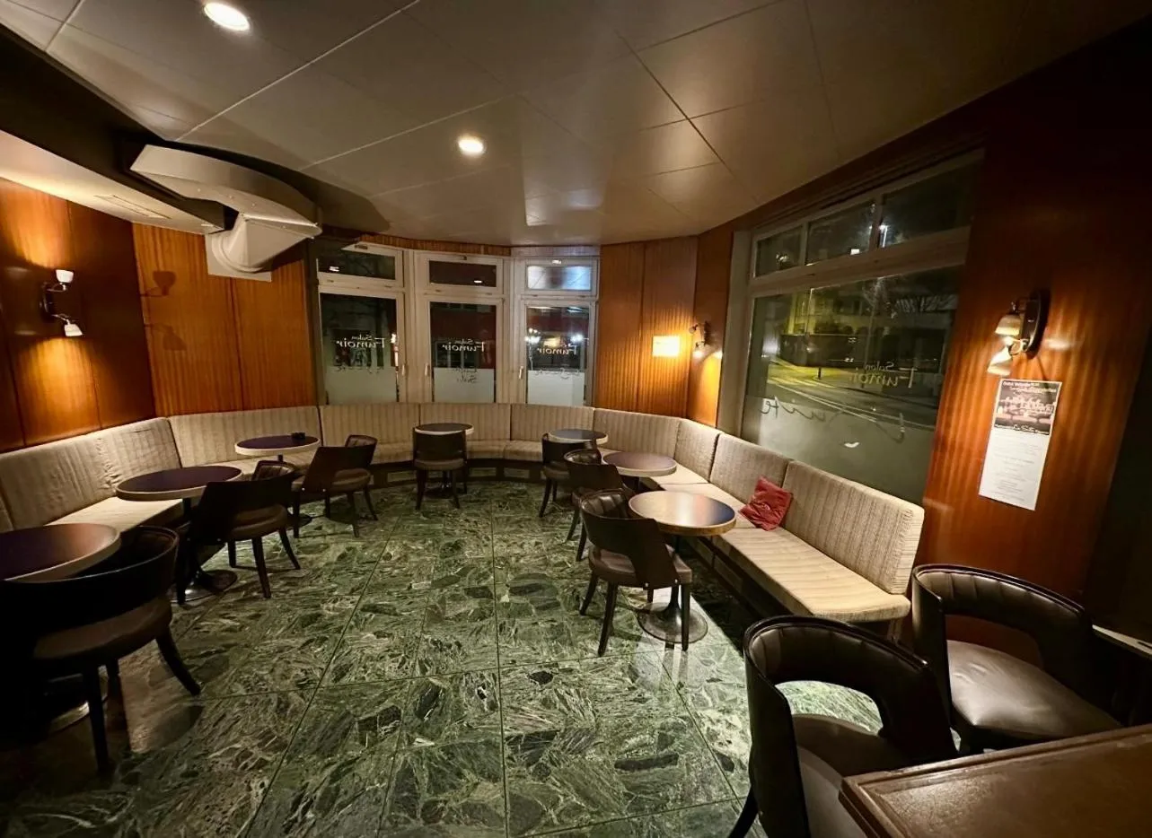 Lounge or bar in Hôtel la Suite