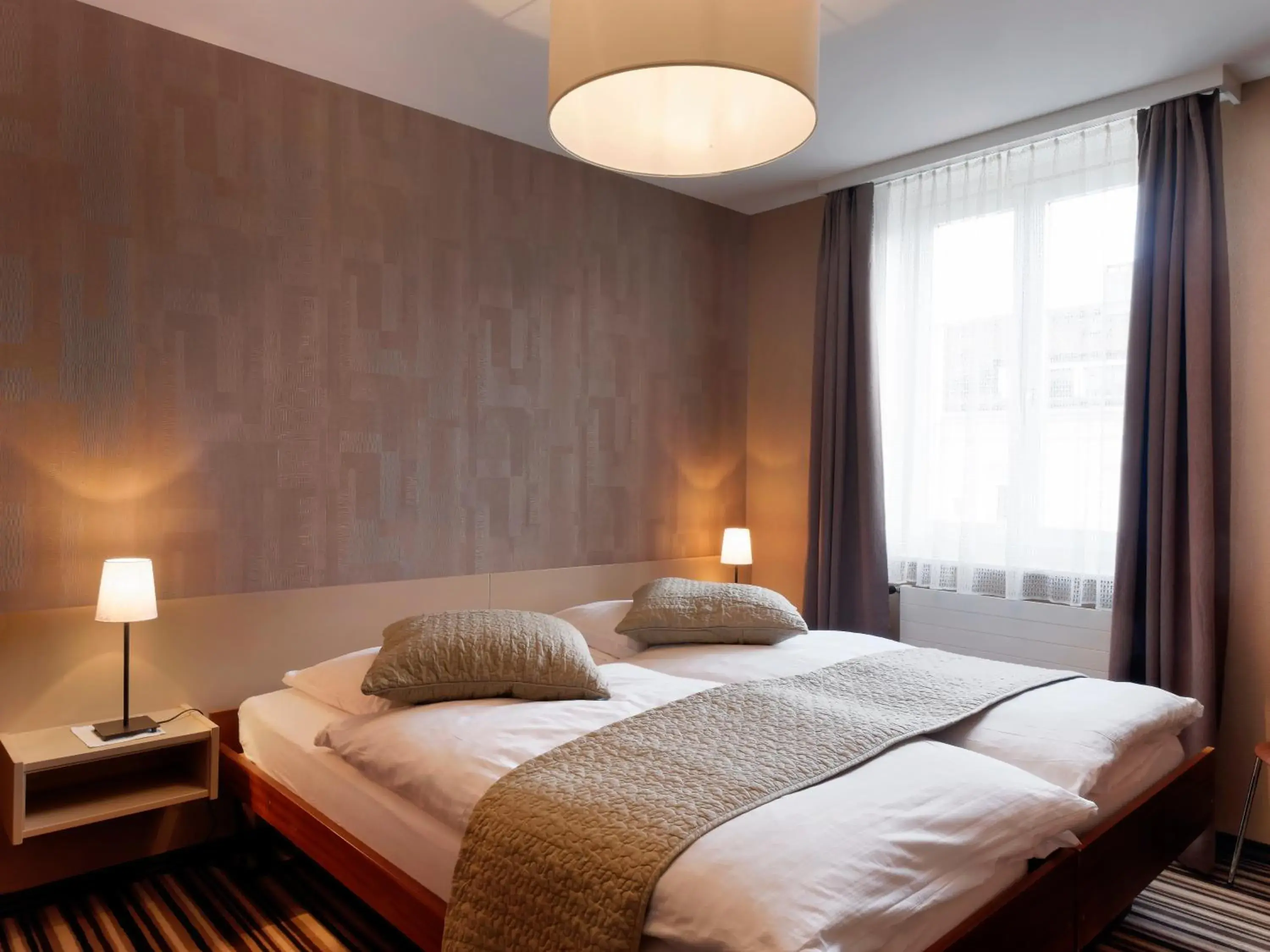 Comfort Twin Standard Room - single occupancy in Hôtel la Suite Comfort Twin Standard Room - single occupancy in Hôtel la Suite