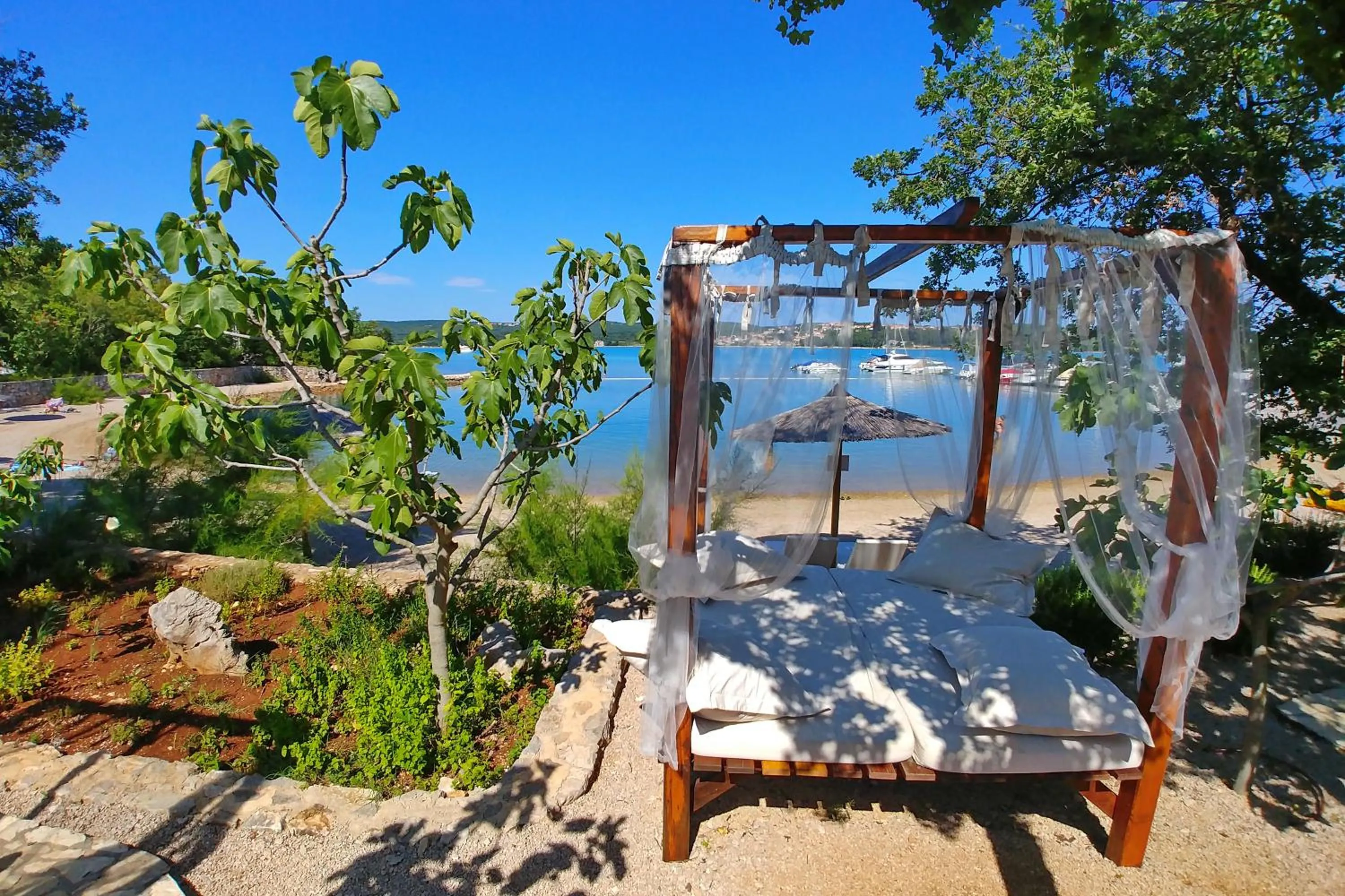 Garden in Krk Mobile Homes