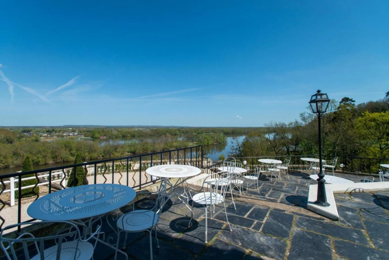 Patio in Chateau Le Prieuré Saumur - La Maison Younan