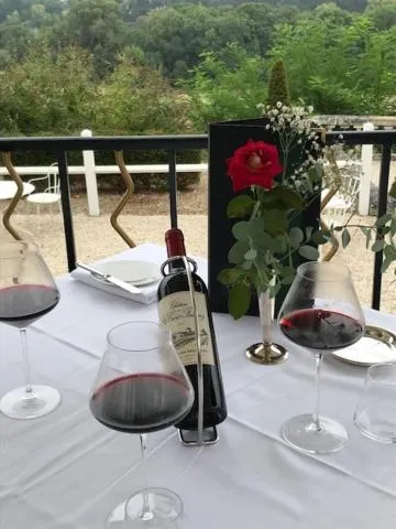 Restaurant/places to eat in Chateau Le Prieuré Saumur - La Maison Younan