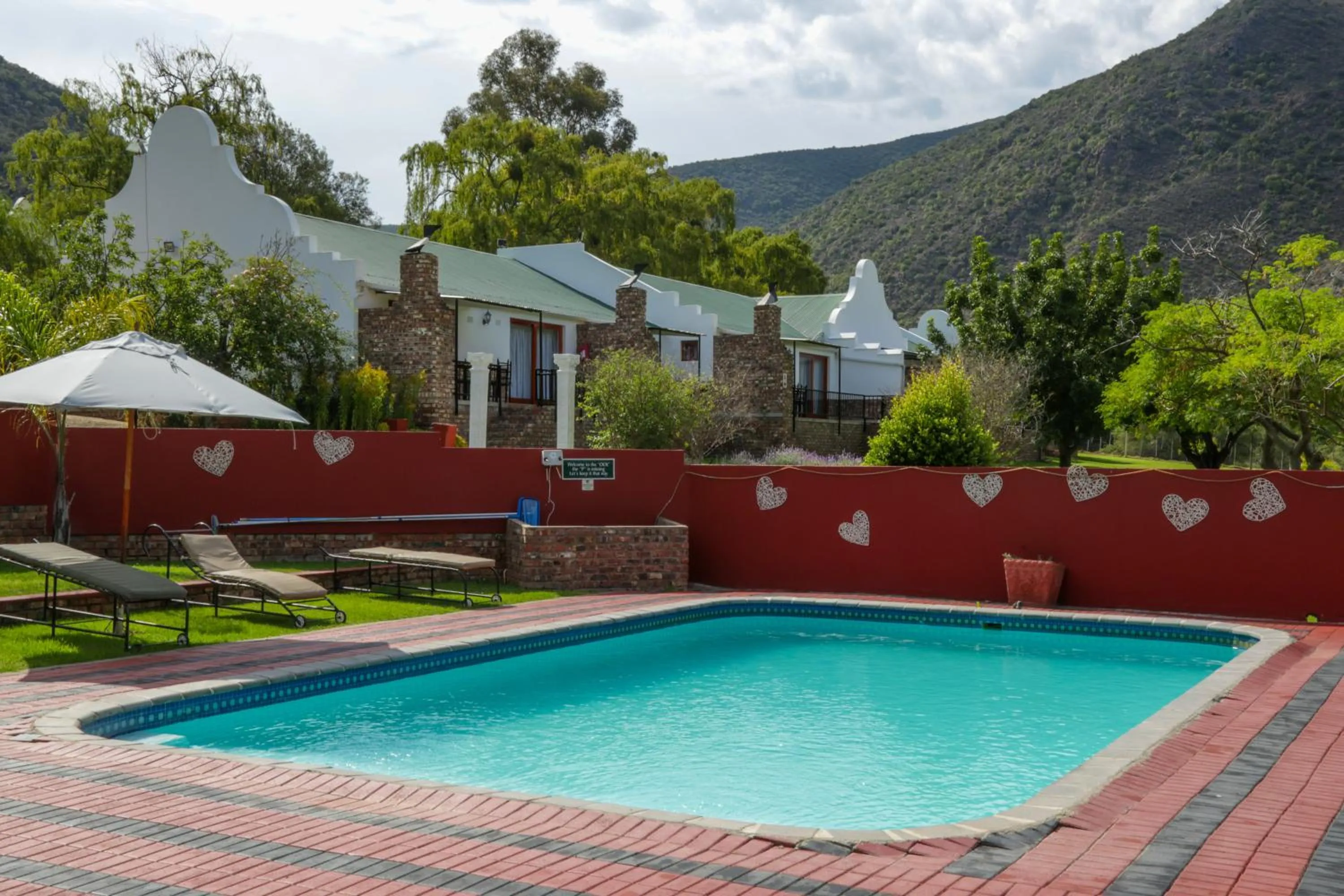 Swimming pool in De Oude Meul Country Lodge & Restaurant