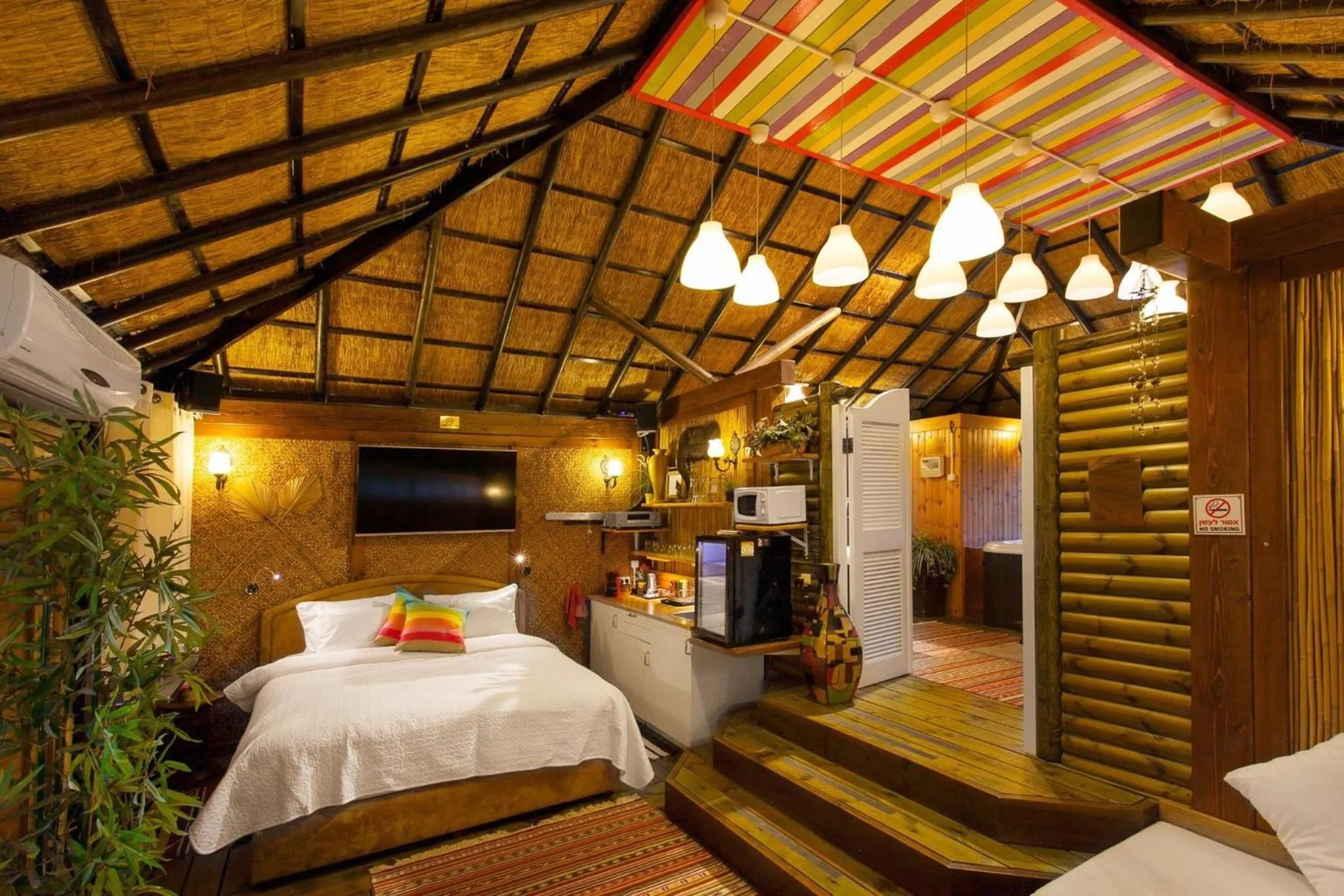 Bedroom, Bed in Out of Africa Resort