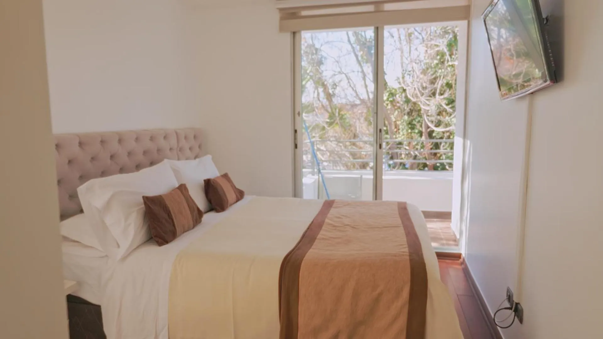 TV and multimedia, Bed in Norus Providencia