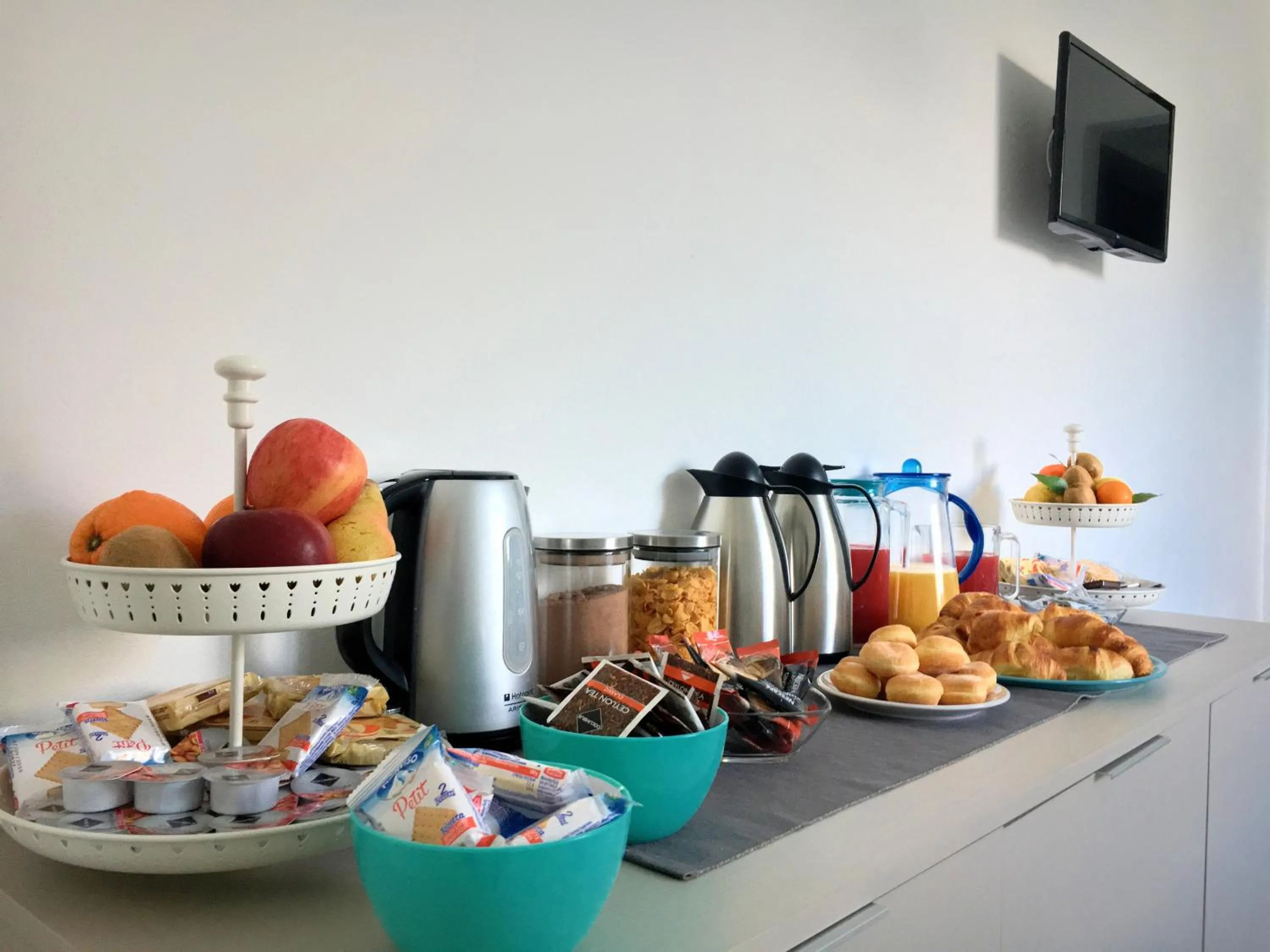 Food and drinks in B&B Costa Azzurra