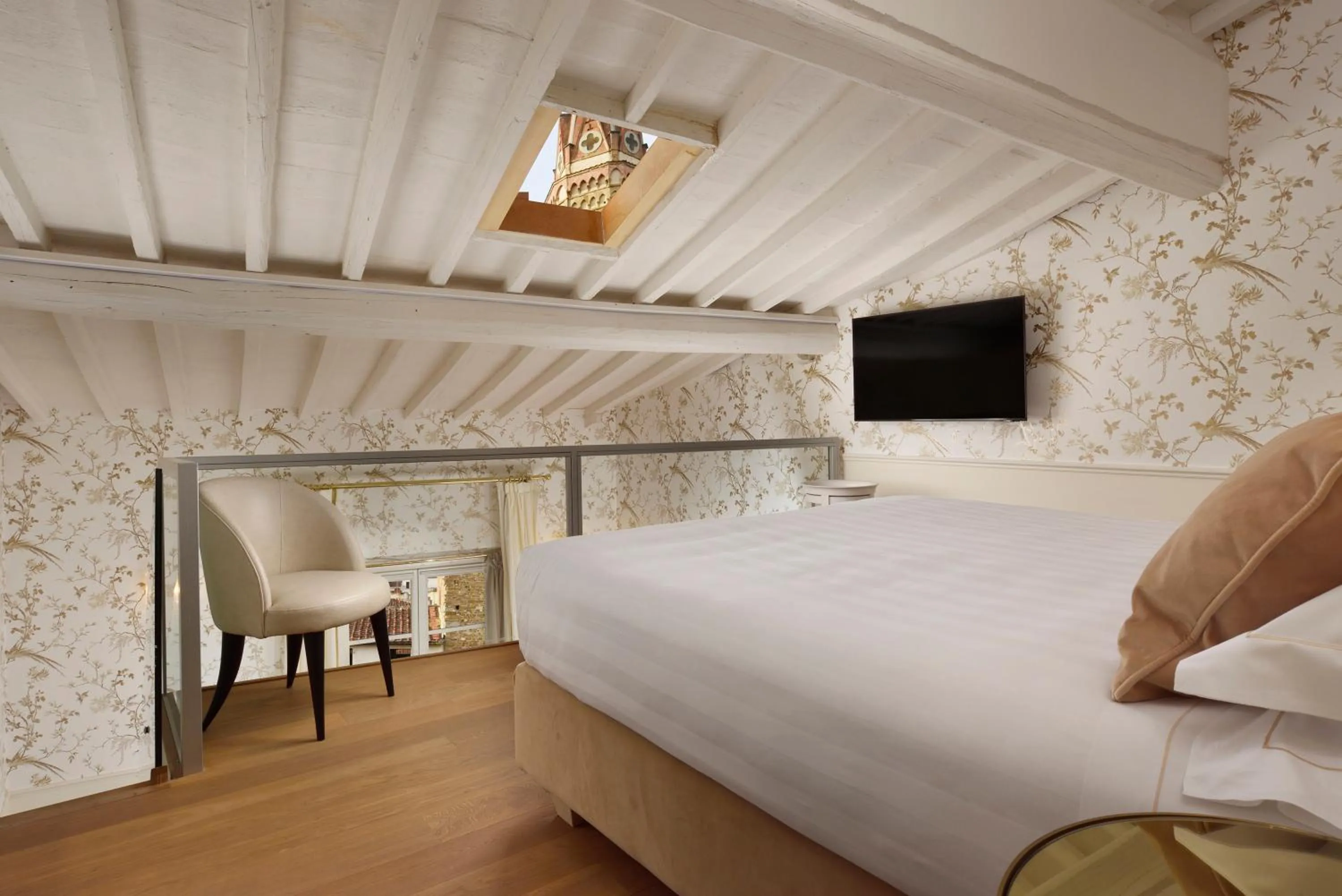 Bed in San Firenze Suites & Spa