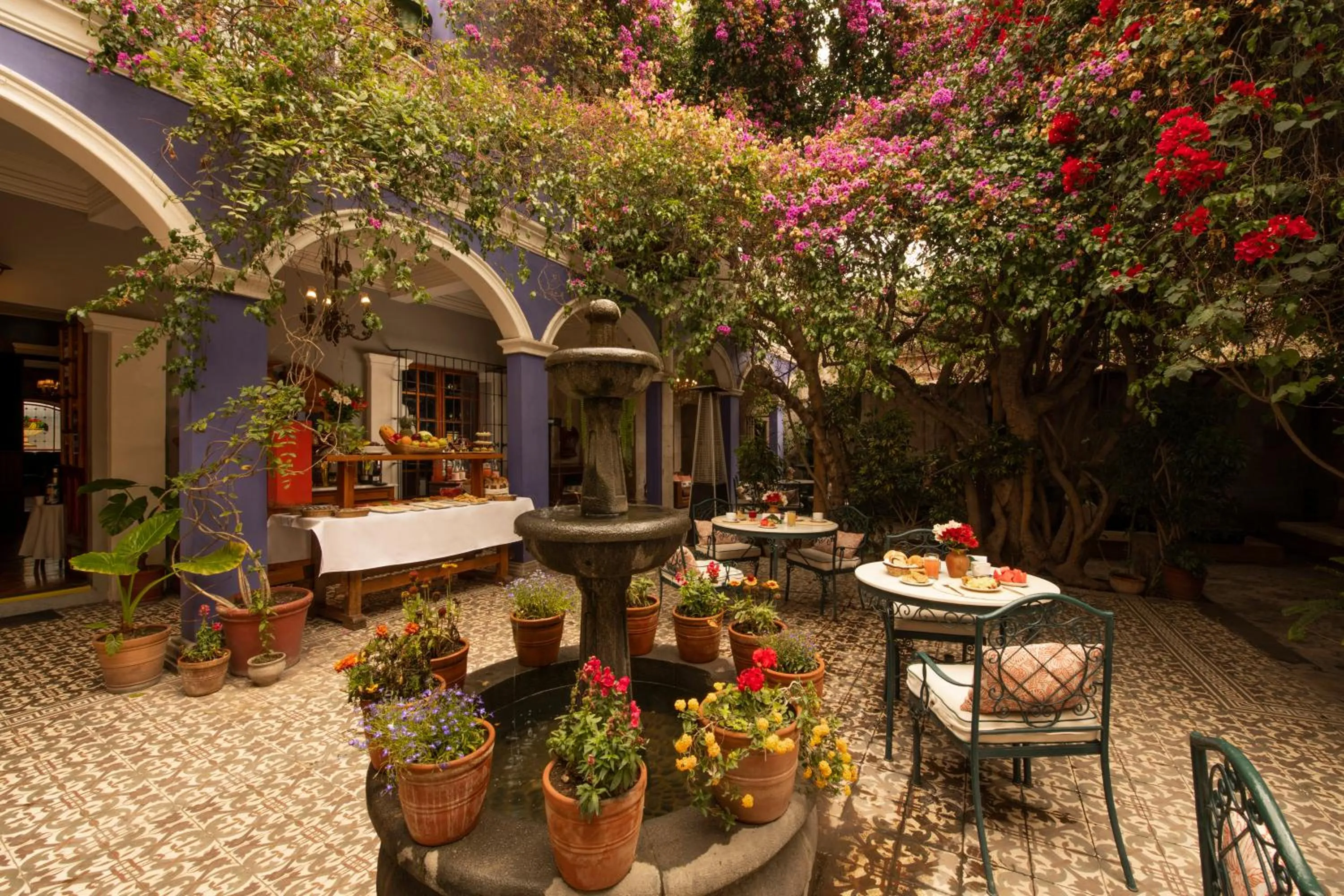 Restaurant/places to eat in La Hostería Boutique Hotel