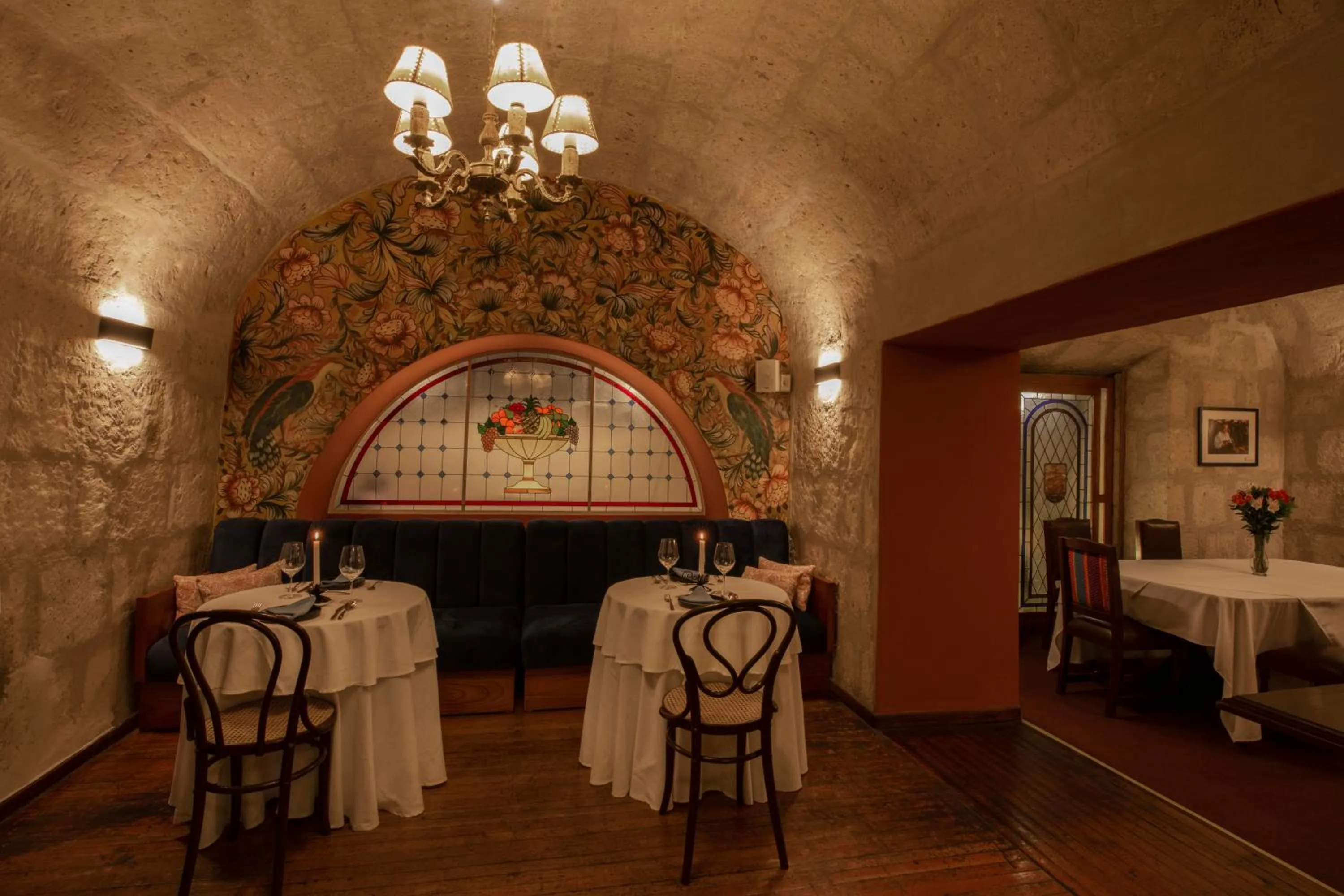 Restaurant/places to eat in La Hostería Boutique Hotel