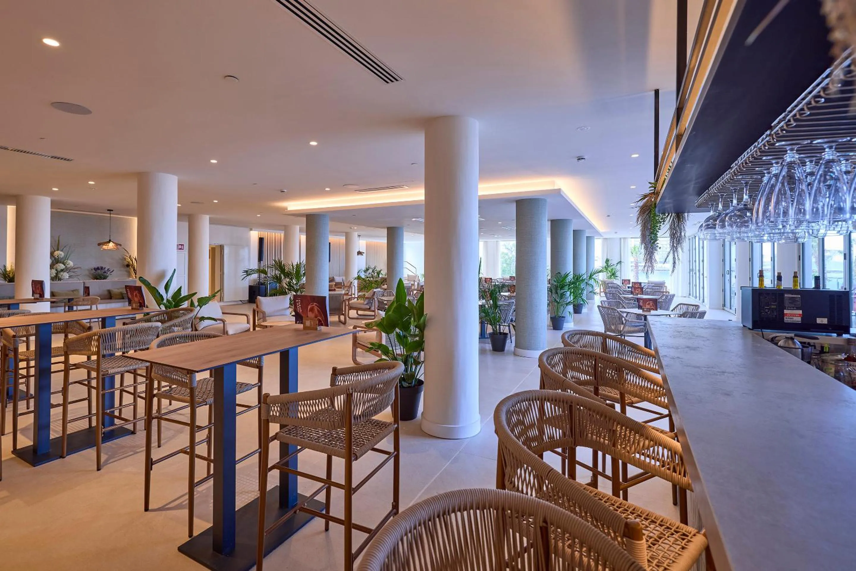 Lounge or bar in Universal Hotel Romantica