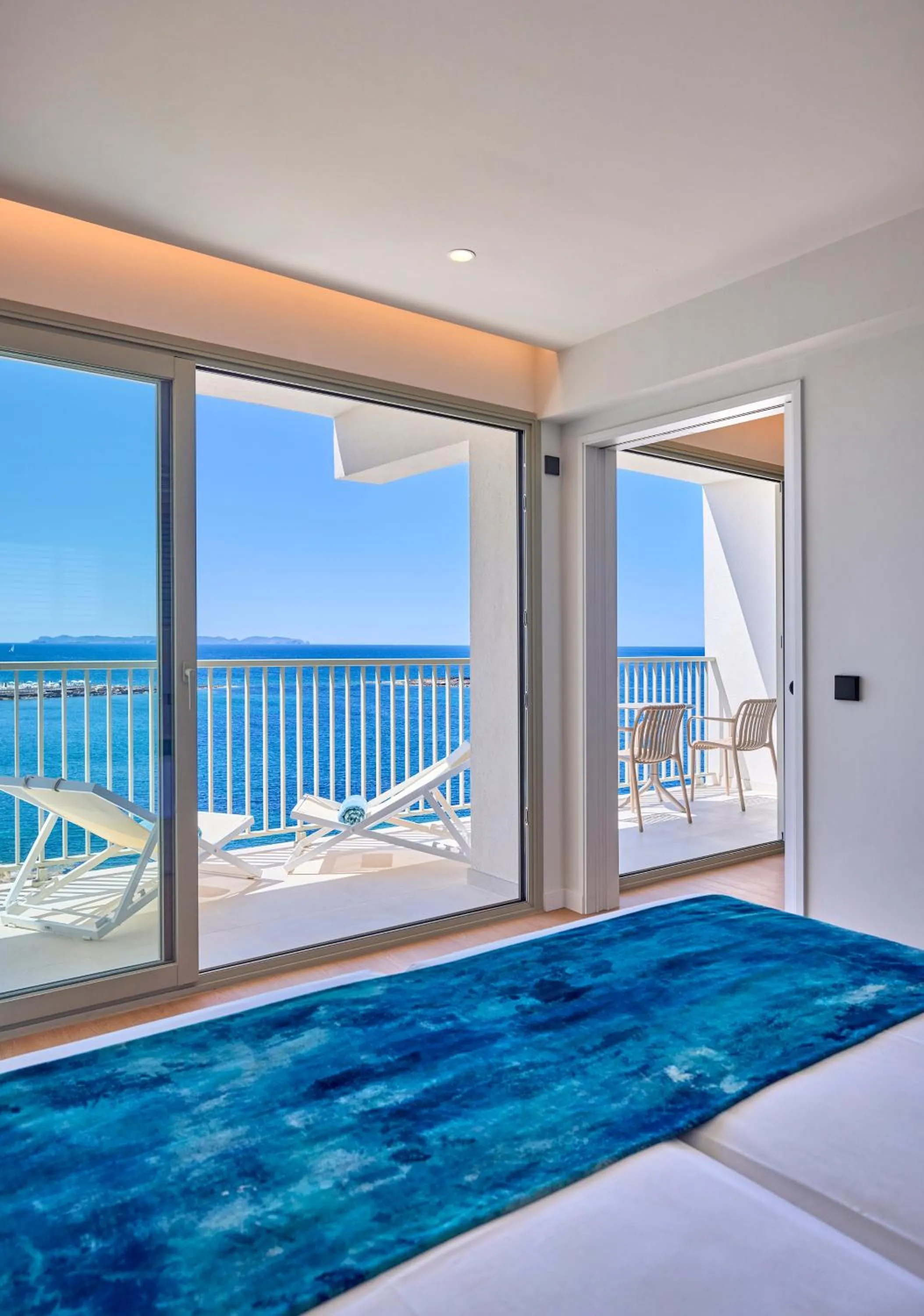 Bed in Universal Hotel Romantica