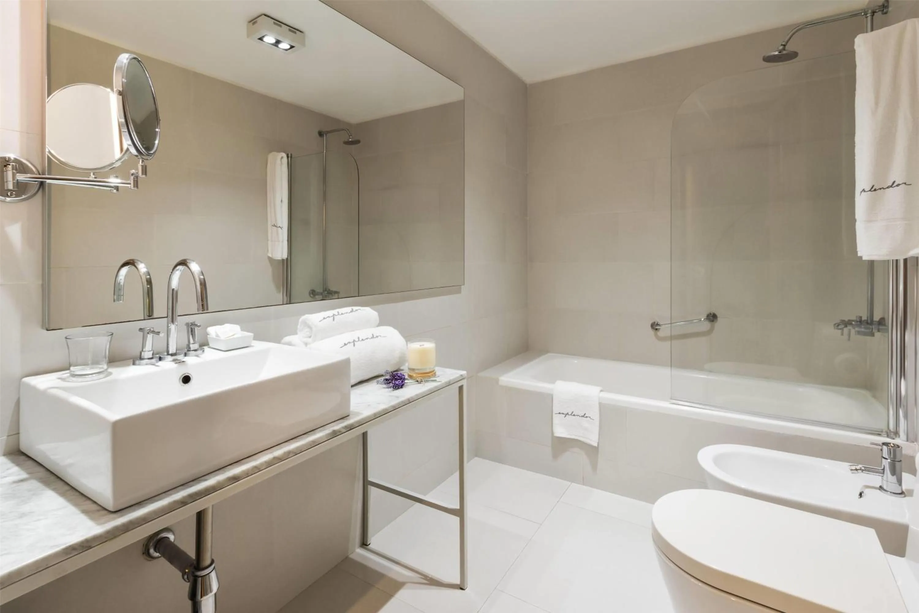 Photo of the whole room in Esplendor by Wyndham Montevideo Cervantes