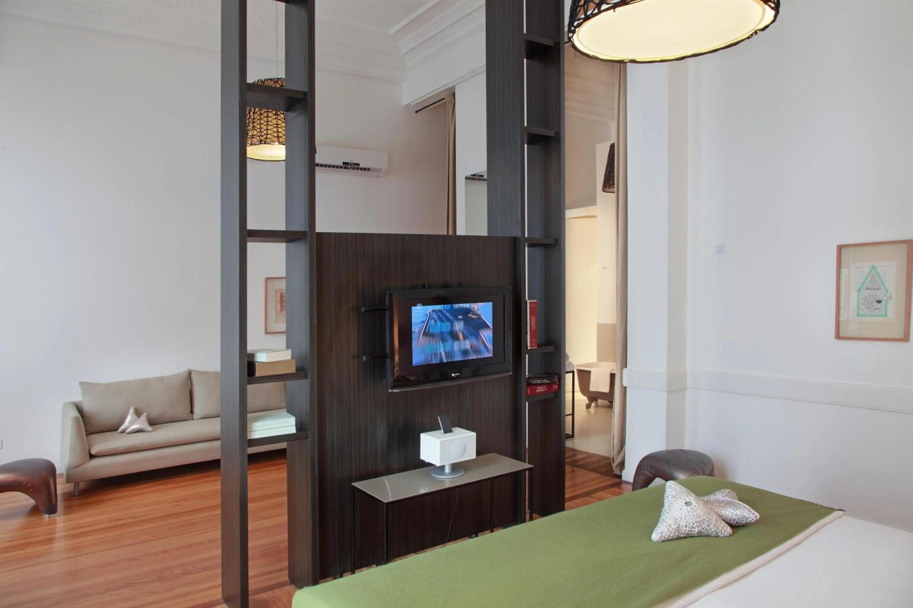 TV and multimedia, Bed in Esplendor by Wyndham Montevideo Cervantes