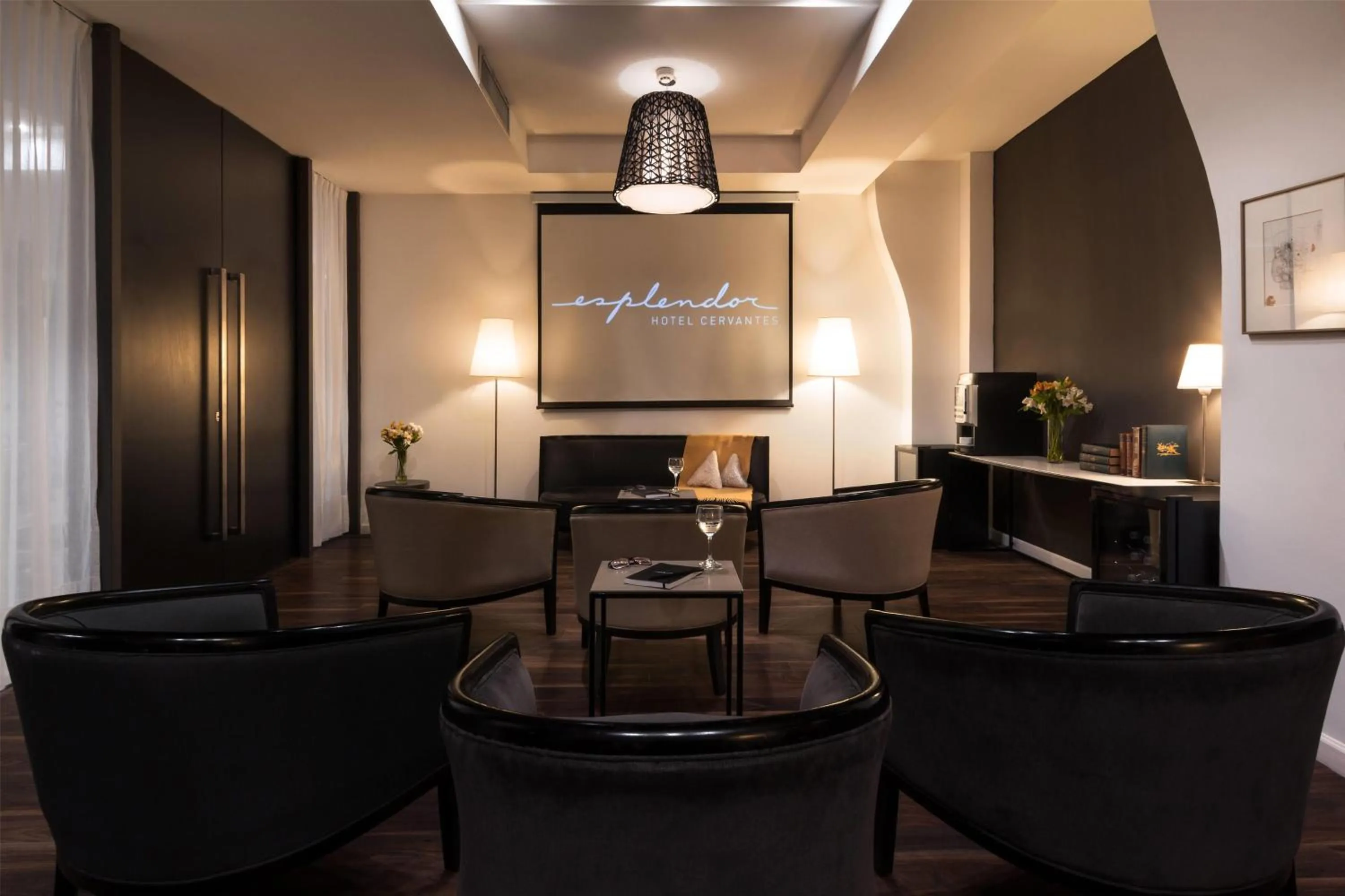 Lobby or reception in Esplendor by Wyndham Montevideo Cervantes