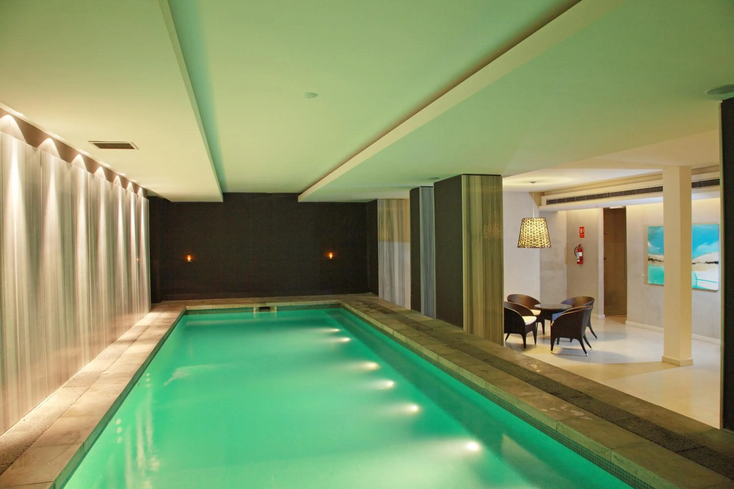 Swimming pool in Esplendor by Wyndham Montevideo Cervantes