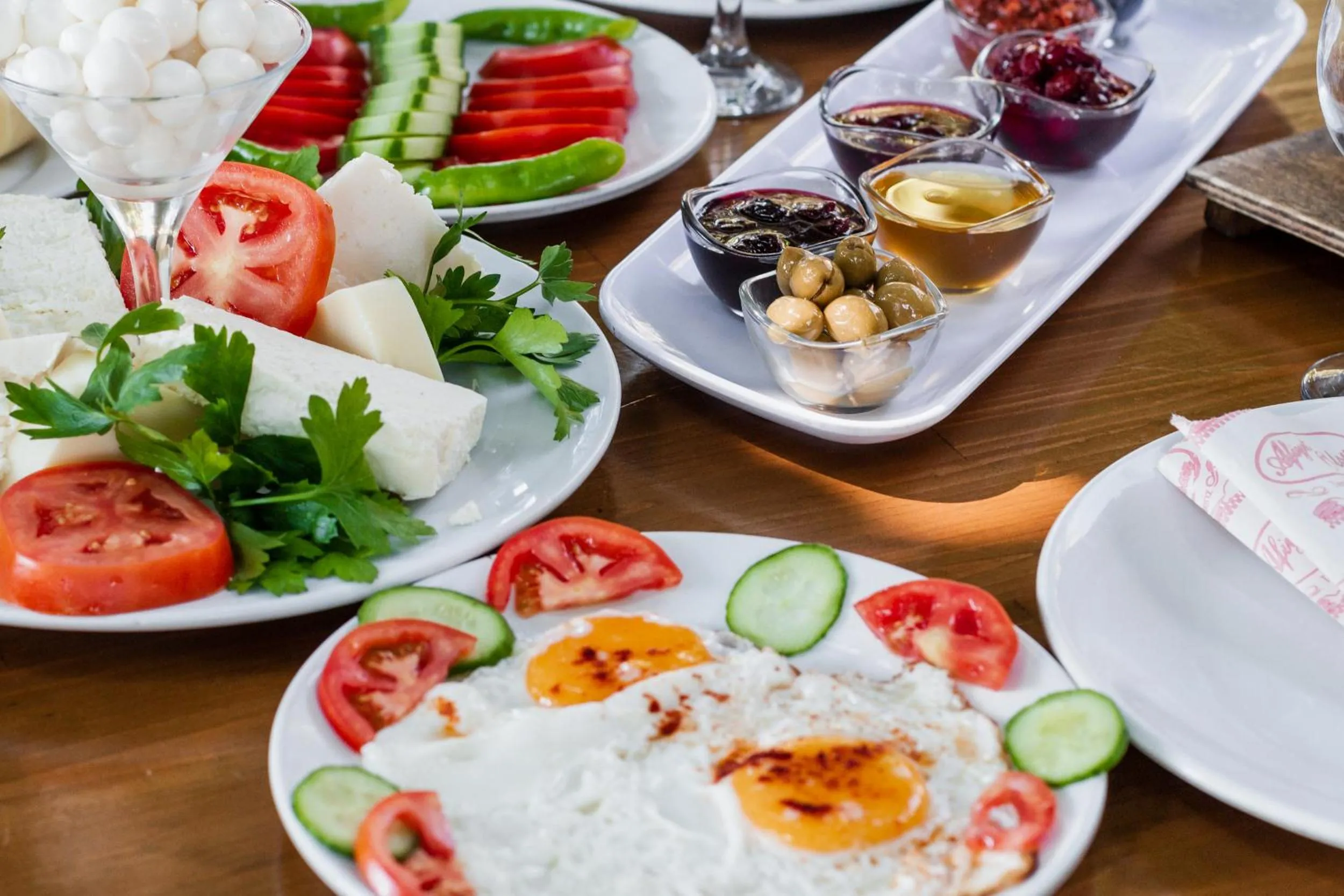 Breakfast in Village Garden Pansiyon