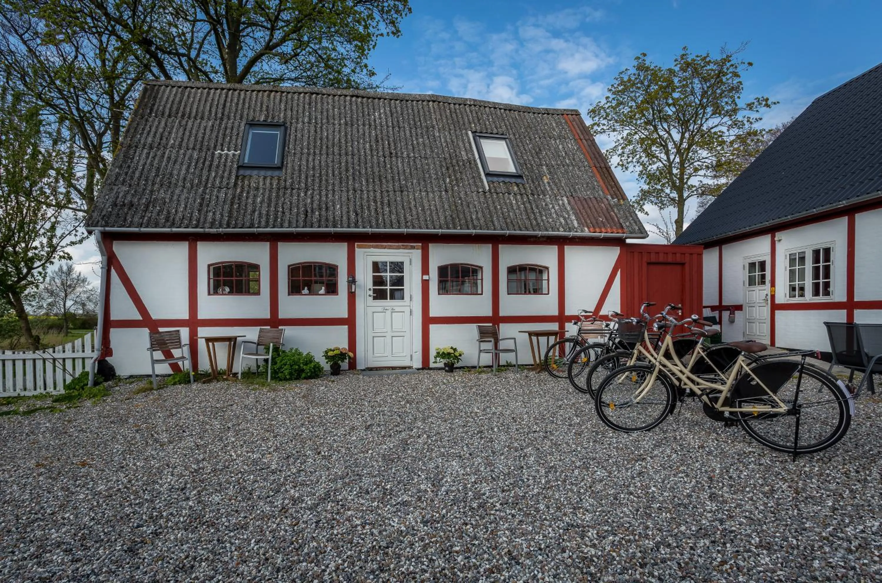 Cycling in Jungshoved Præstegård B&B