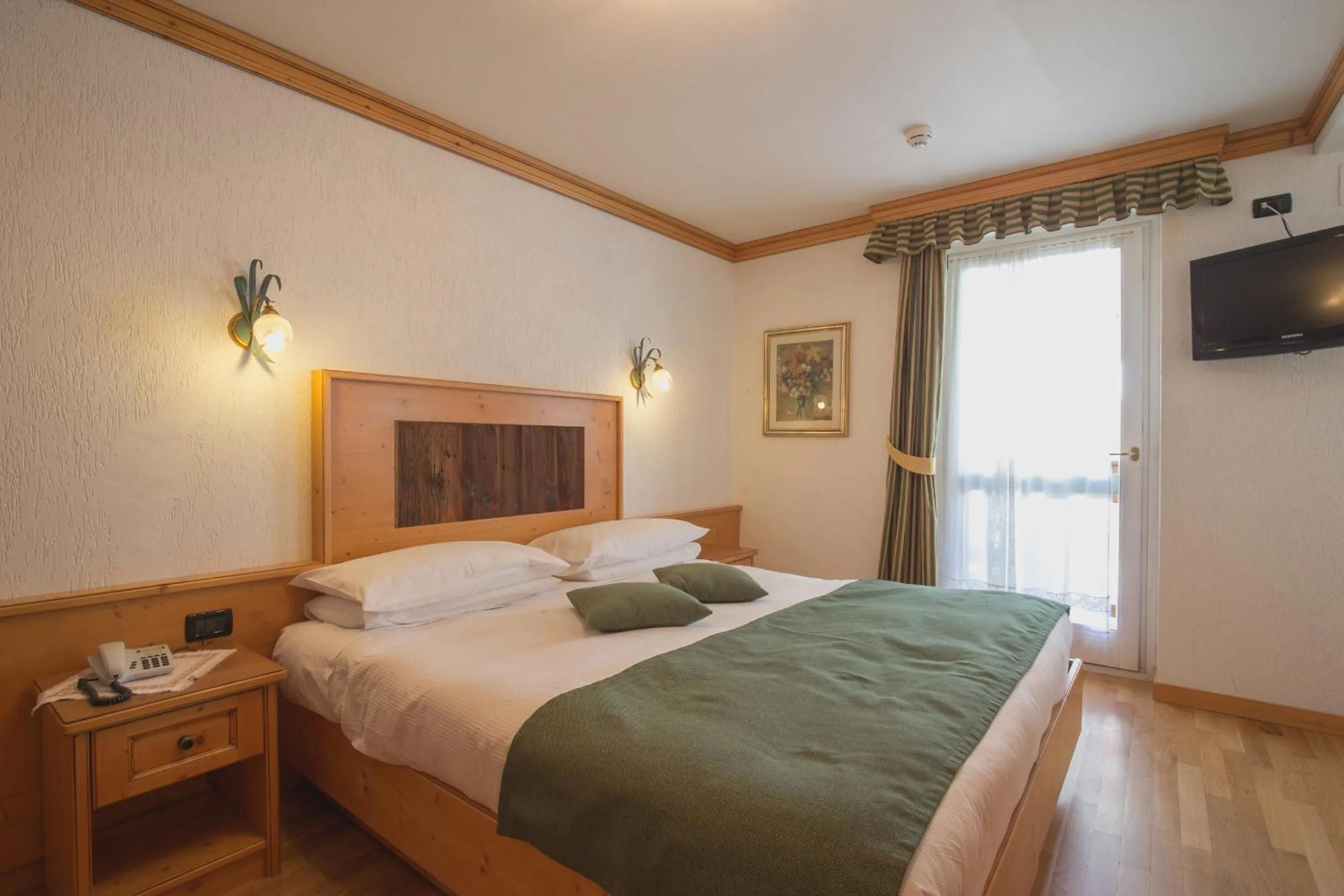 Photo of the whole room, Bed in Hotel Centrale