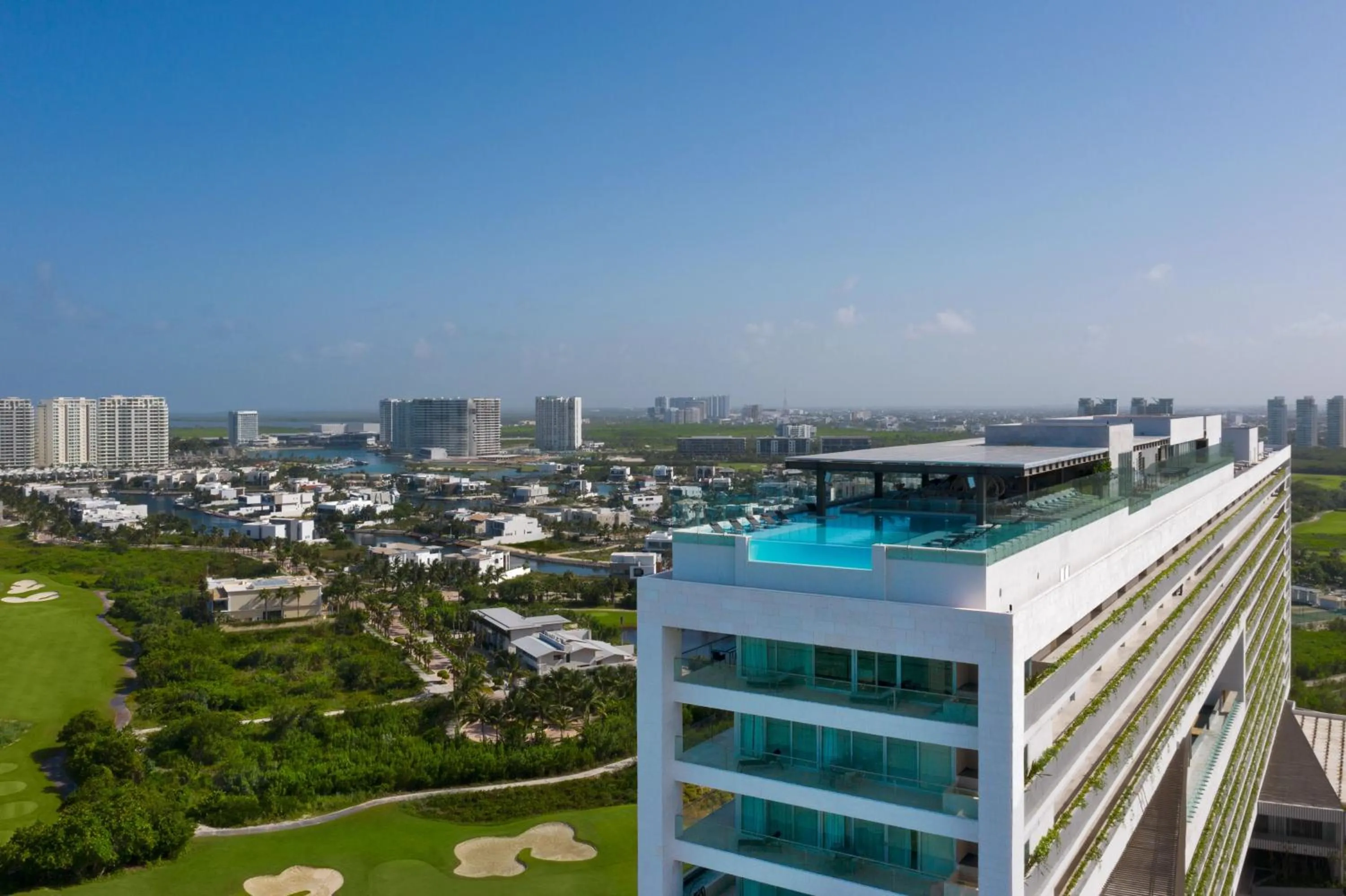 Property building in Dreams Vista Cancun Golf & Spa Resort - All Inclusive