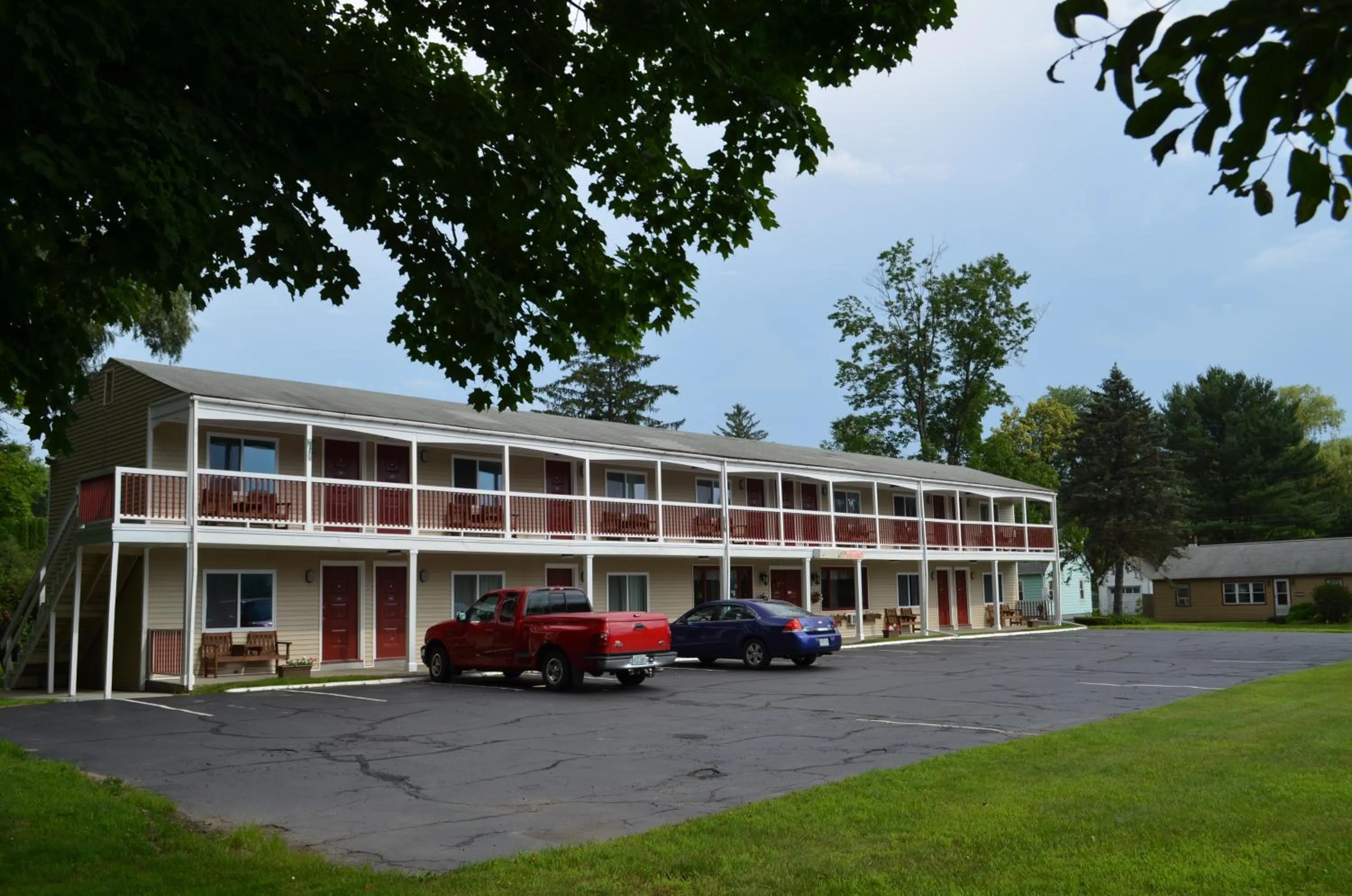 Facade/entrance in Cozy Corner Motel