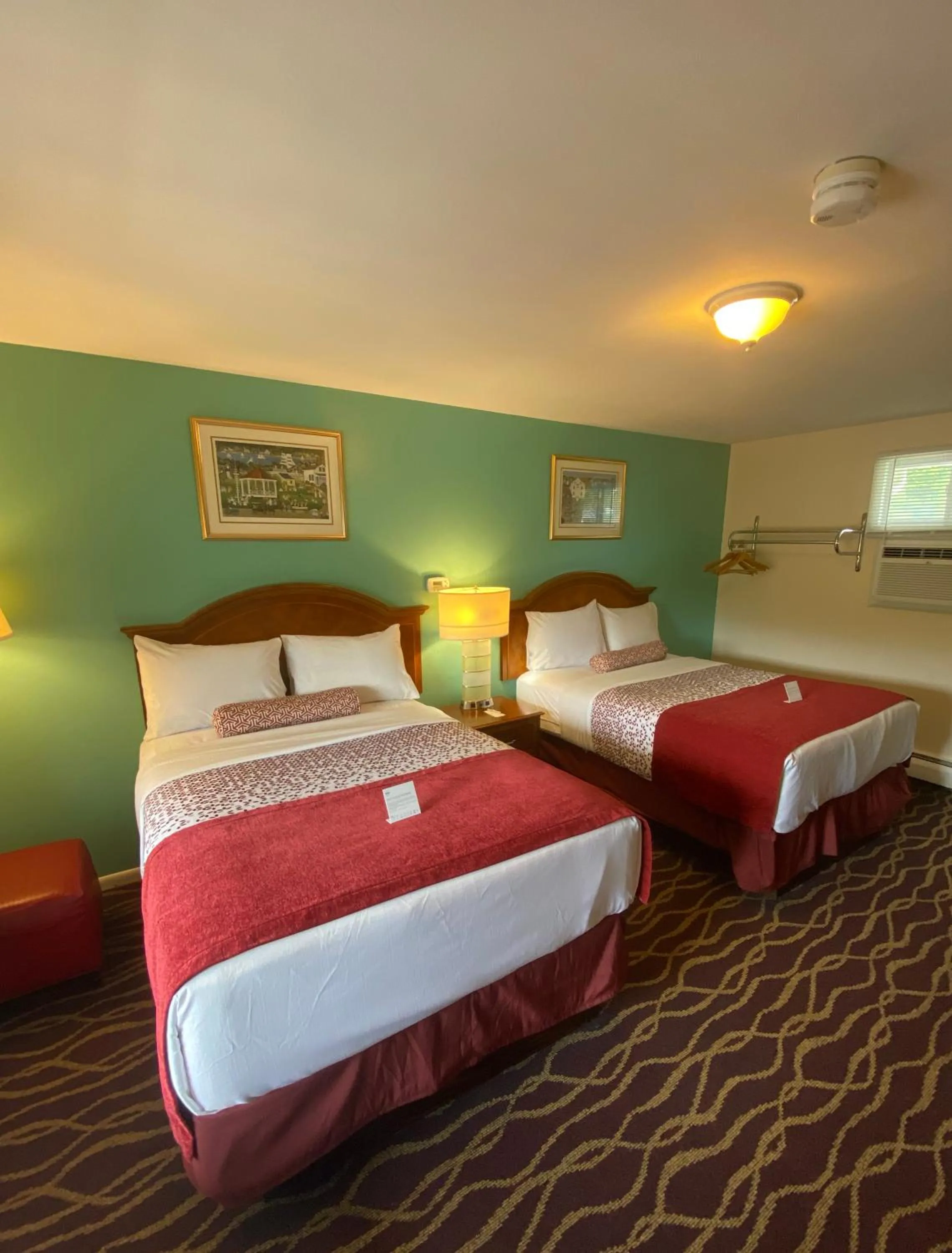 Bed in Cozy Corner Motel