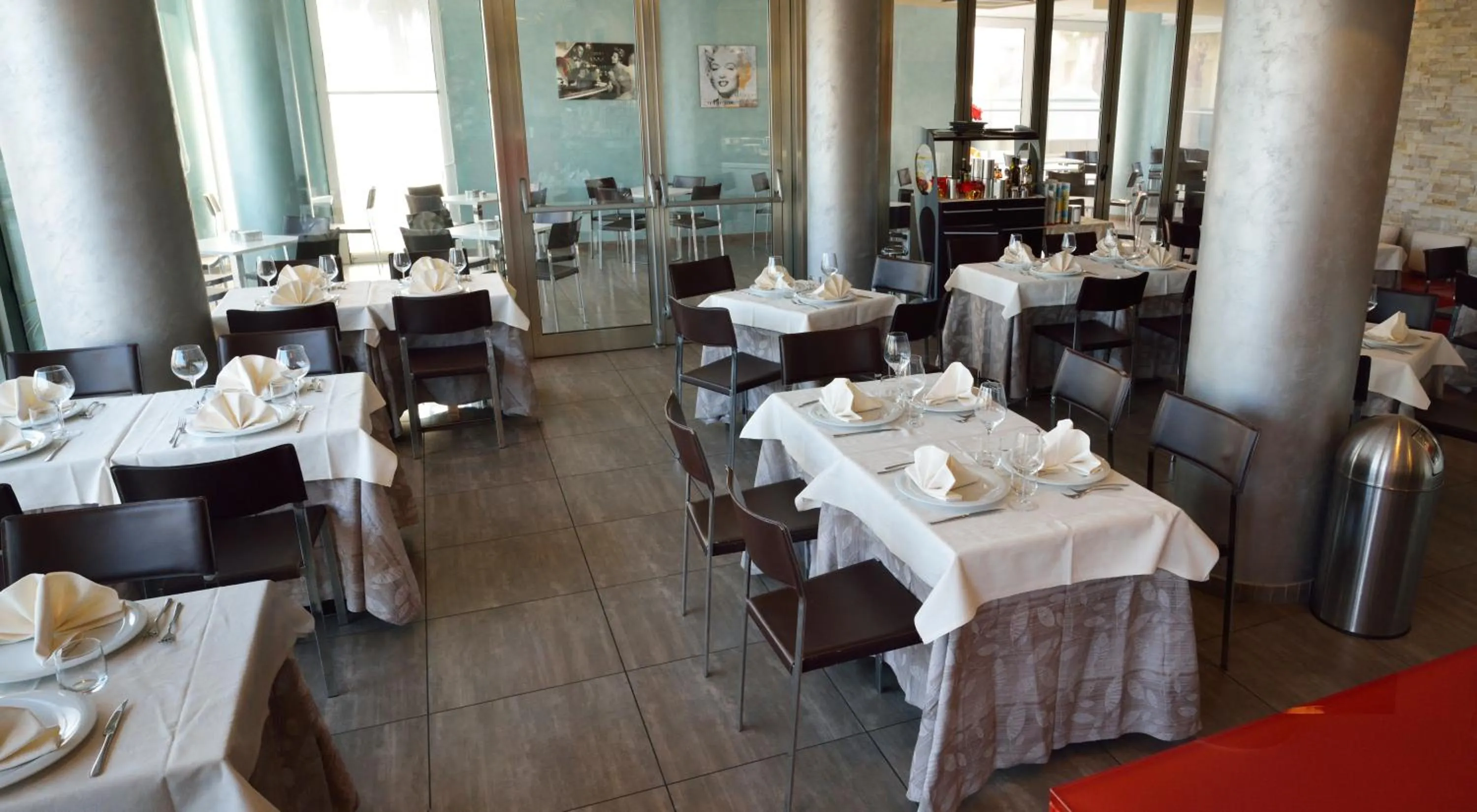 Restaurant/places to eat in Kiara Residence