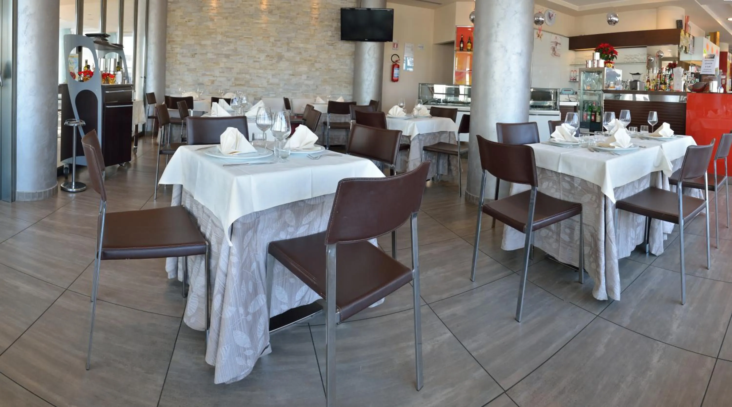 Restaurant/places to eat in Kiara Residence