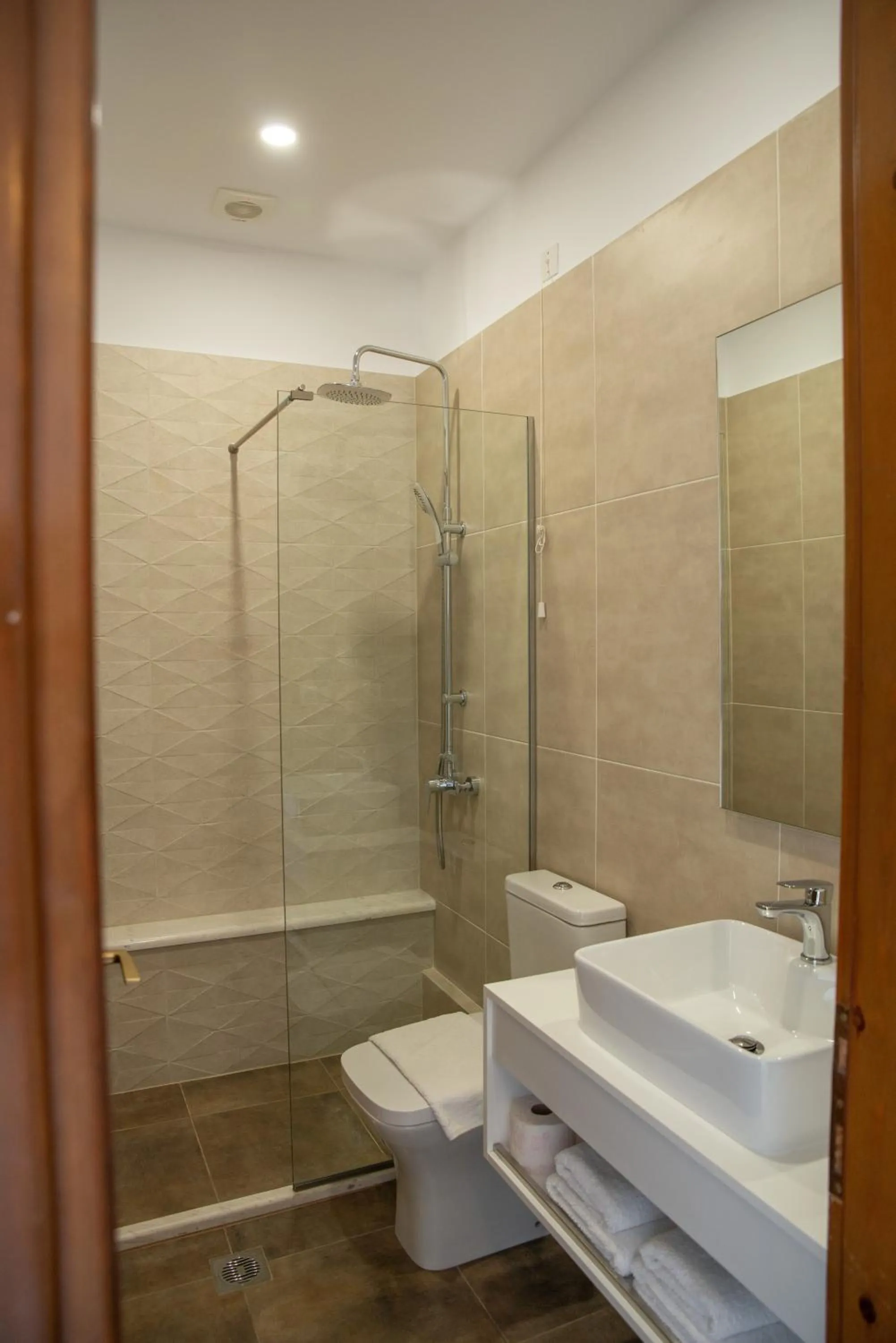 Shower in Hotel Cleopatra