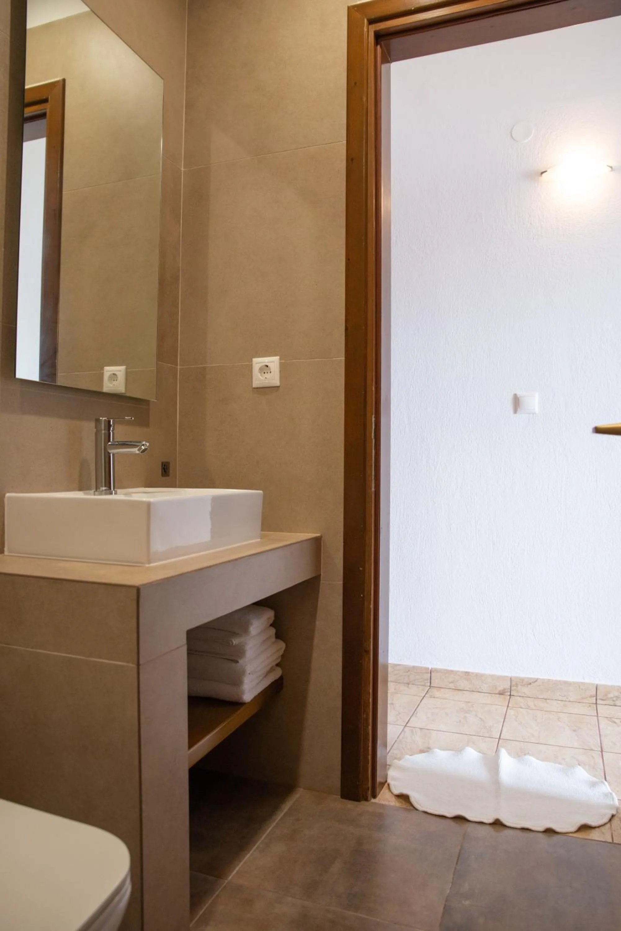 Toilet in Hotel Cleopatra