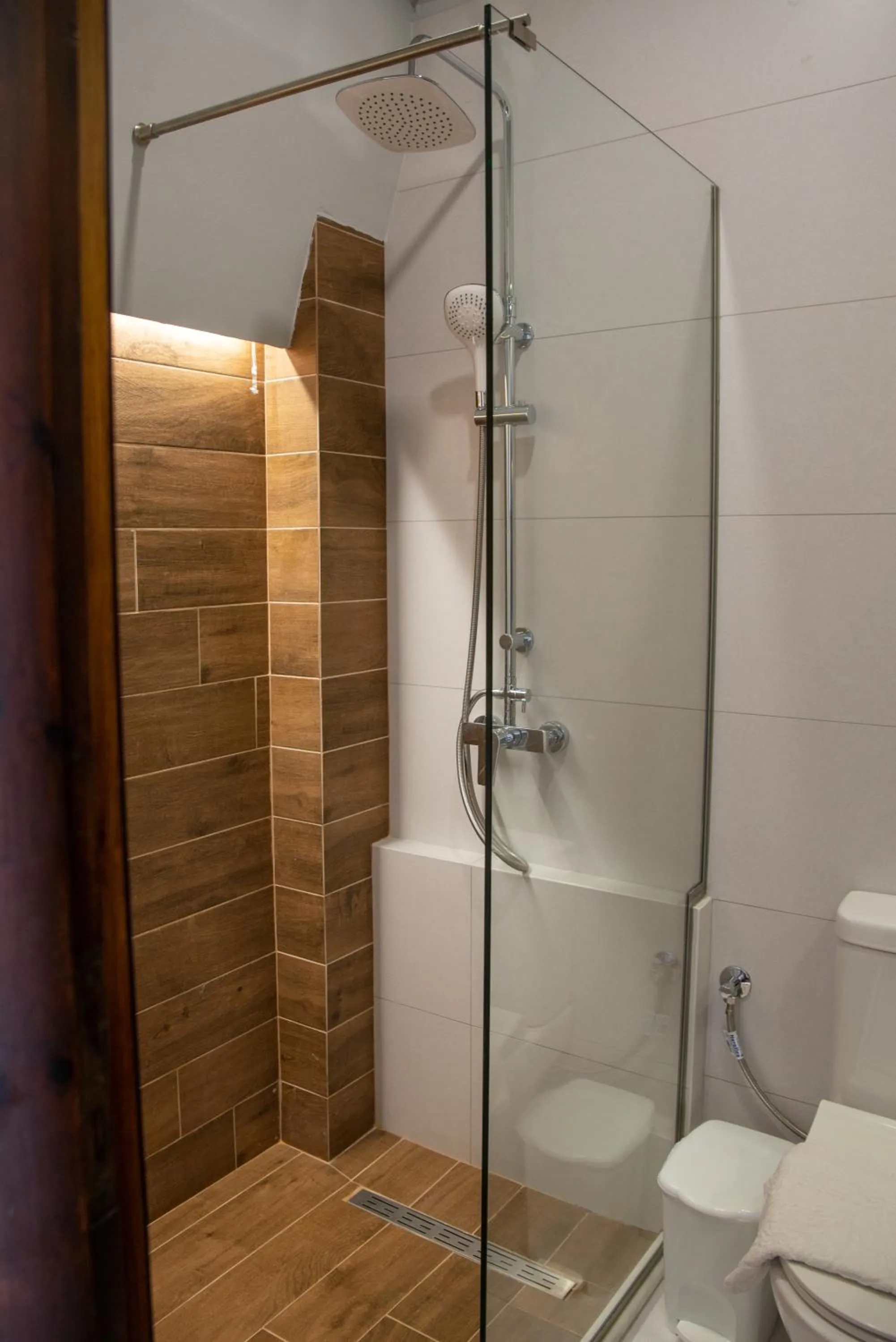 Shower in Hotel Cleopatra