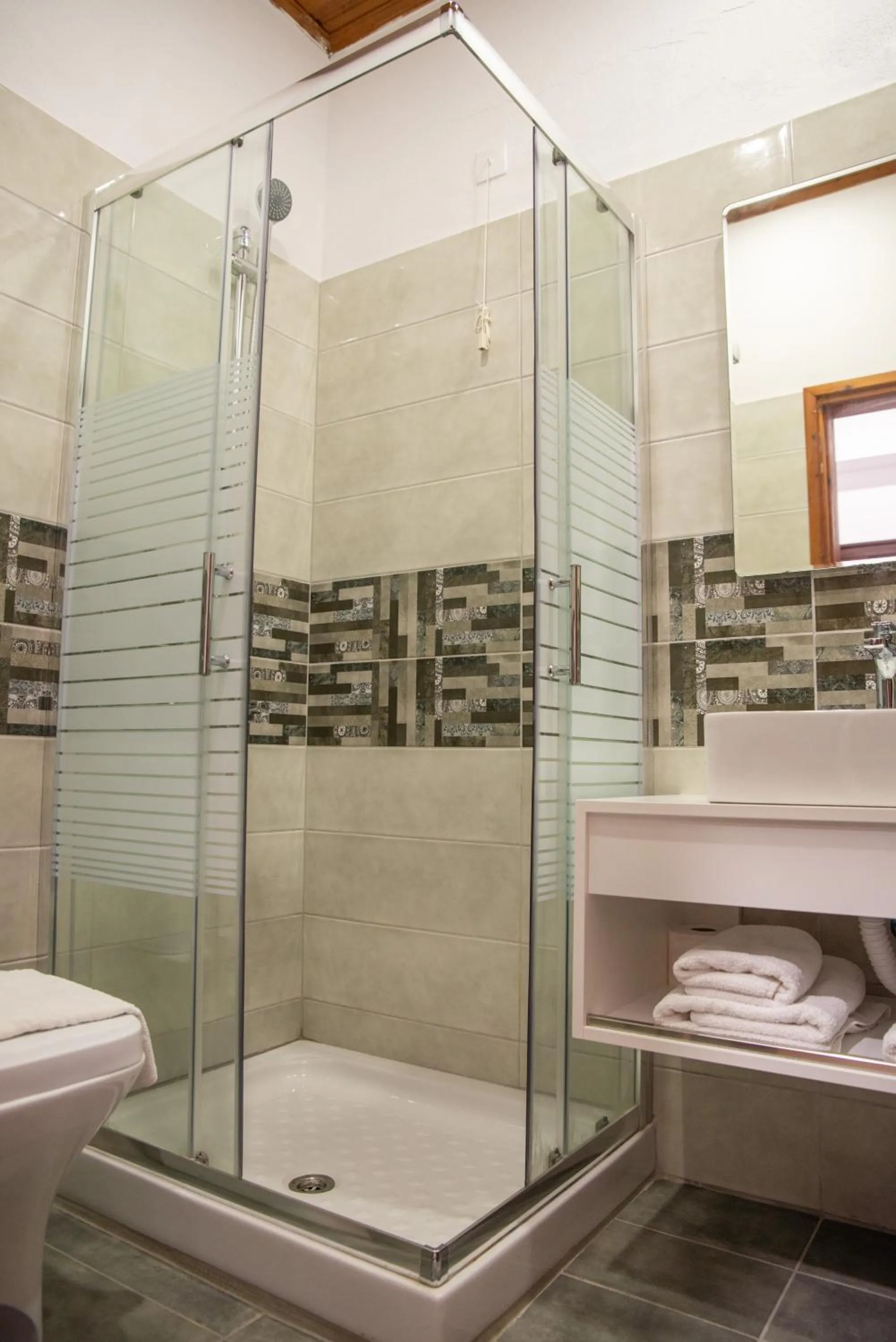 Shower in Hotel Cleopatra